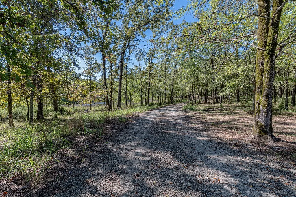 Single Family Residence For Sale in Rains County , 592 Rs County Road 1151, Emory, Texas 75440, 3 Bedroom, 2 Bathroom, 4 Garage spaces, 2,563 Sqft, built in 2012, mls#21406122, Real Estate Agent in Emory, Homes For Sale in Rains county, Homes For Sale in Emory, Realtor in Emory Texas, Real Estate Brokerage Independent Realty Texas, Luminita Cordes Realtor