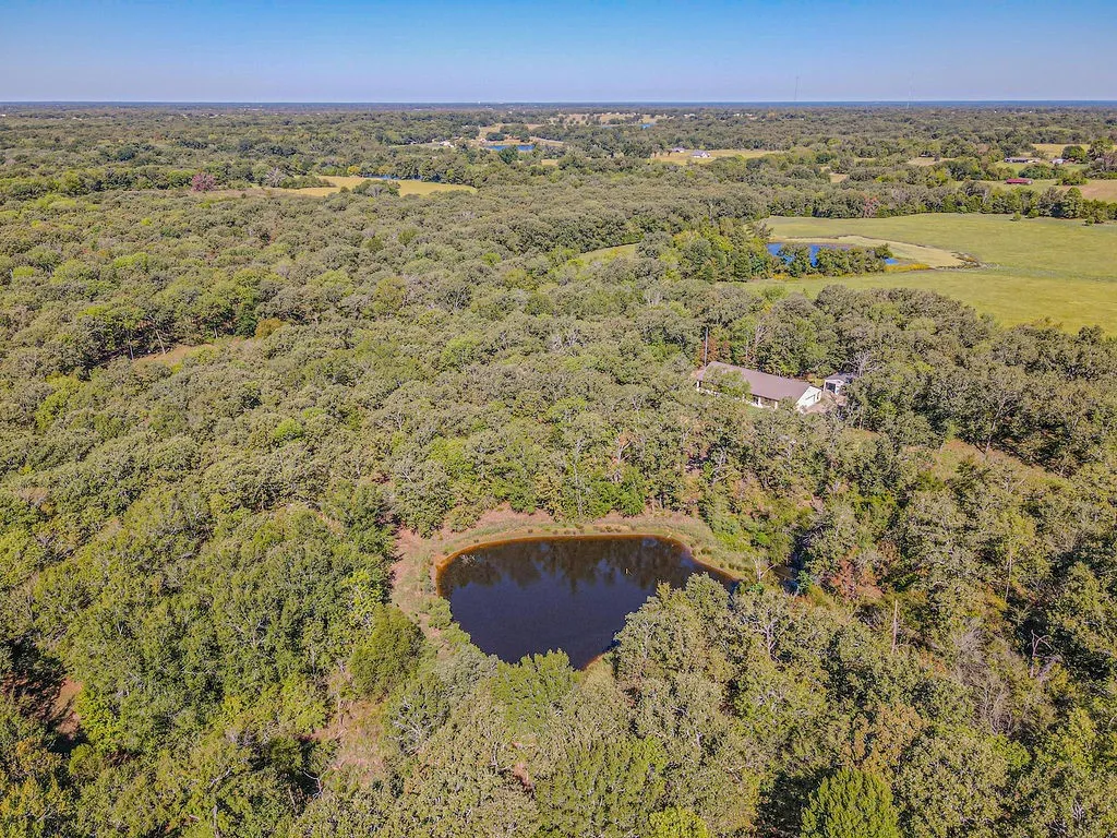 Single Family Residence For Sale in Rains County , 592 Rs County Road 1151, Emory, Texas 75440, 3 Bedroom, 2 Bathroom, 4 Garage spaces, 2,563 Sqft, built in 2012, mls#21406122, Real Estate Agent in Emory, Homes For Sale in Rains county, Homes For Sale in Emory, Realtor in Emory Texas, Real Estate Brokerage Independent Realty Texas, Luminita Cordes Realtor