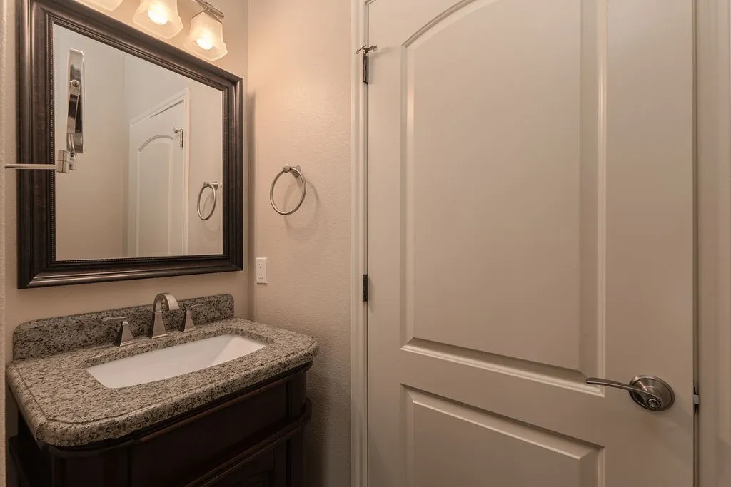 Single Family Residence For Sale in Rains County , 592 Rs County Road 1151, Emory, Texas 75440, 3 Bedroom, 2 Bathroom, 4 Garage spaces, 2,563 Sqft, built in 2012, mls#21406122, Real Estate Agent in Emory, Homes For Sale in Rains county, Homes For Sale in Emory, Realtor in Emory Texas, Real Estate Brokerage Independent Realty Texas, Luminita Cordes Realtor