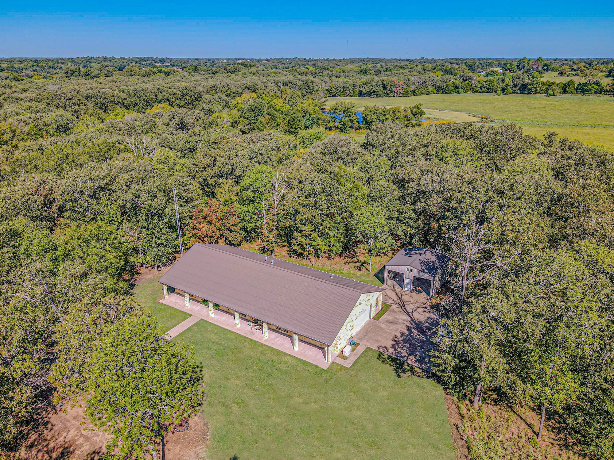Single Family Residence For Sale in Rains County , 592 Rs County Road 1151, Emory, Texas 75440, 3 Bedroom, 2 Bathroom, 4 Garage spaces, 2,563 Sqft, built in 2012, mls#21406122, Real Estate Agent in Emory, Homes For Sale in Rains county, Homes For Sale in Emory, Realtor in Emory Texas, Real Estate Brokerage Independent Realty Texas, Luminita Cordes Realtor
