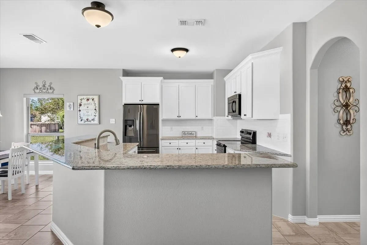 Single Family Residence For Sale in Henderson County , 233 Anchor, Gun Barrel City, Texas 75156, 3 Bedroom, 2 Bathroom, 2 Garage spaces, 1,663 Sqft, built in 2018, mls#21406884, Real Estate Agent in Gun Barrel City, Homes For Sale in Henderson county, Homes For Sale in Gun Barrel City, Realtor in Gun Barrel City Texas, Real Estate Brokerage Independent Realty Texas, Luminita Cordes Realtor