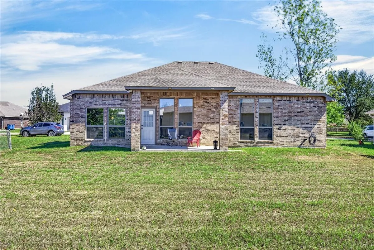 Single Family Residence For Sale in Henderson County , 233 Anchor, Gun Barrel City, Texas 75156, 3 Bedroom, 2 Bathroom, 2 Garage spaces, 1,663 Sqft, built in 2018, mls#21406884, Real Estate Agent in Gun Barrel City, Homes For Sale in Henderson county, Homes For Sale in Gun Barrel City, Realtor in Gun Barrel City Texas, Real Estate Brokerage Independent Realty Texas, Luminita Cordes Realtor