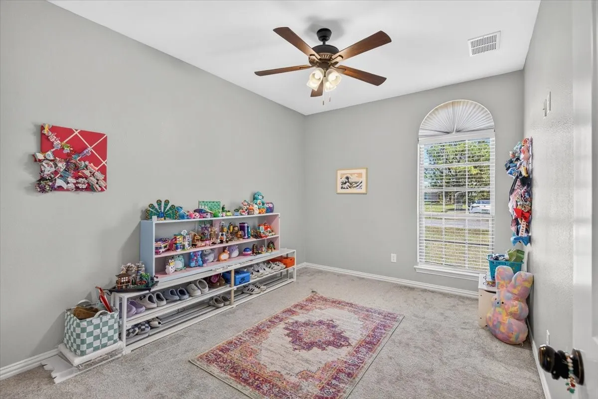Single Family Residence For Sale in Henderson County , 233 Anchor, Gun Barrel City, Texas 75156, 3 Bedroom, 2 Bathroom, 2 Garage spaces, 1,663 Sqft, built in 2018, mls#21406884, Real Estate Agent in Gun Barrel City, Homes For Sale in Henderson county, Homes For Sale in Gun Barrel City, Realtor in Gun Barrel City Texas, Real Estate Brokerage Independent Realty Texas, Luminita Cordes Realtor