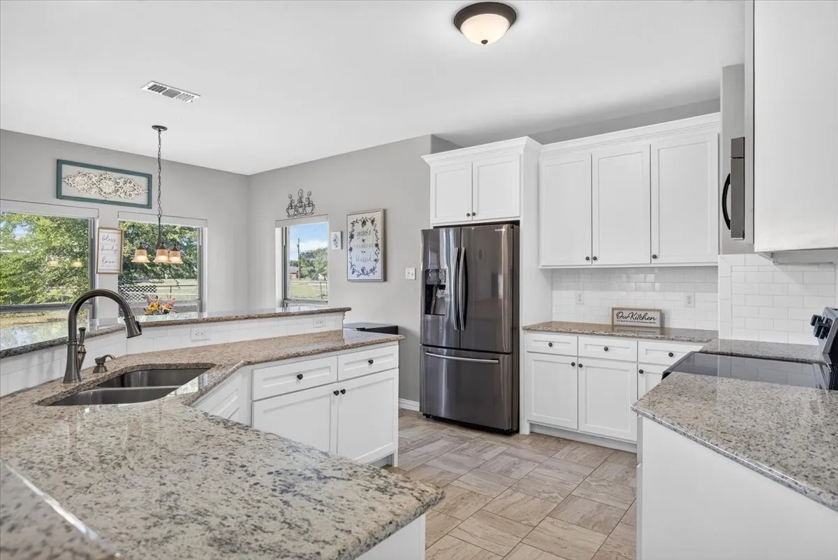 Single Family Residence For Sale in Henderson County , 233 Anchor, Gun Barrel City, Texas 75156, 3 Bedroom, 2 Bathroom, 2 Garage spaces, 1,663 Sqft, built in 2018, mls#21406884, Real Estate Agent in Gun Barrel City, Homes For Sale in Henderson county, Homes For Sale in Gun Barrel City, Realtor in Gun Barrel City Texas, Real Estate Brokerage Independent Realty Texas, Luminita Cordes Realtor