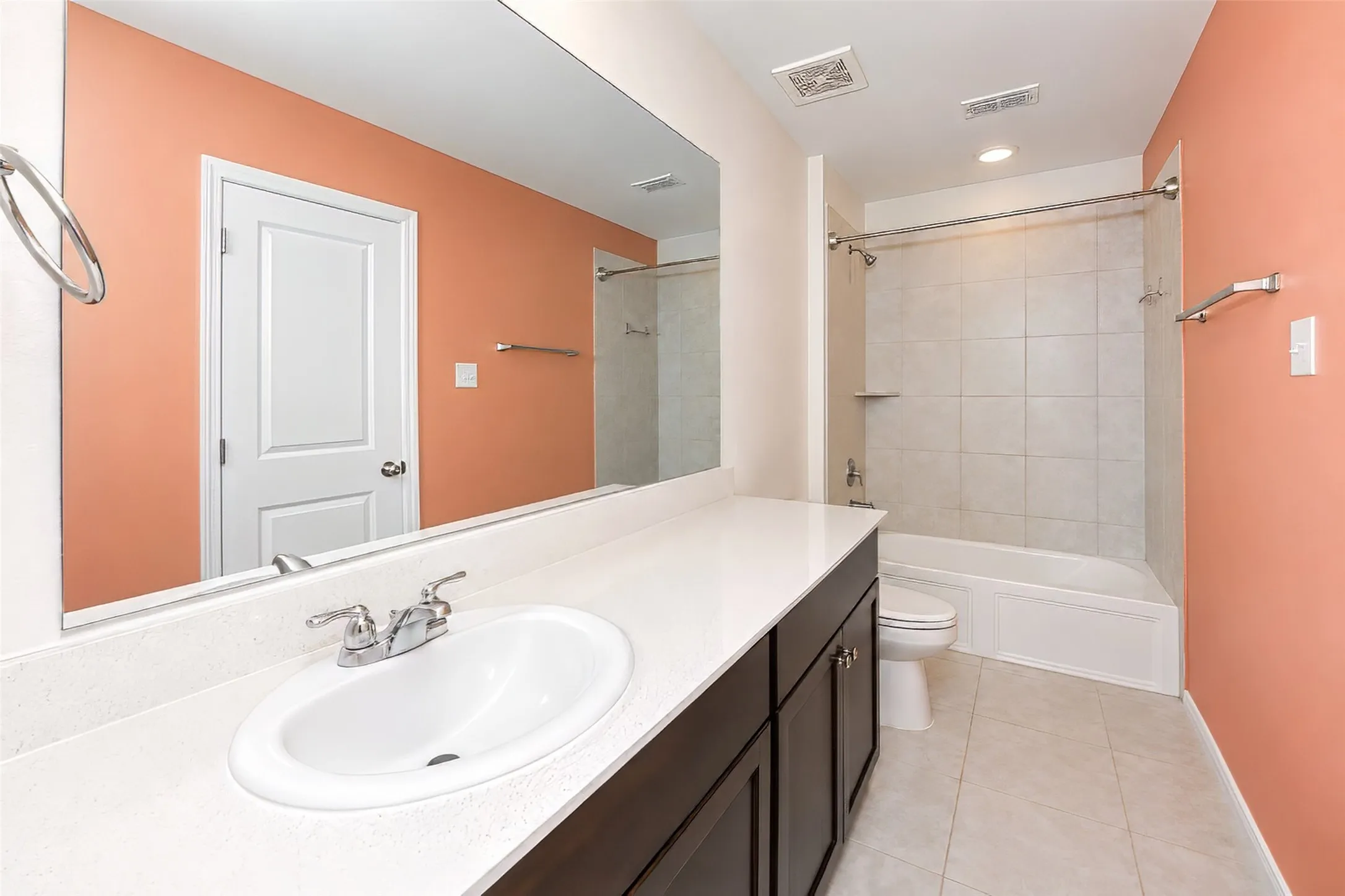 Single Family Residence For Rent in Tarrant County , 8316 Bell Ridge Lane, Fort Worth, Texas 76123, 3 Bedroom, 2 Bathroom, 2 Garage spaces, 1,305 Sqft, built in 2022, mls#21393219, Real Estate Agent in Fort Worth, Homes For Rent in Tarrant county, Homes For Rent in Fort Worth, Realtor in Fort Worth Texas, Real Estate Brokerage Independent Realty Texas, Luminita Cordes Realtor