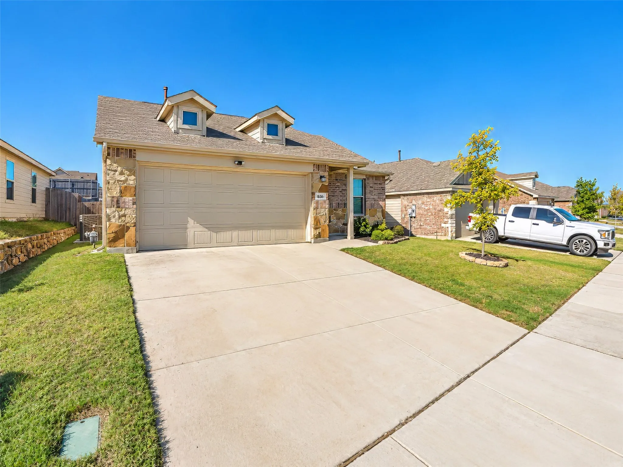 Single Family Residence For Rent in Tarrant County , 8316 Bell Ridge Lane, Fort Worth, Texas 76123, 3 Bedroom, 2 Bathroom, 2 Garage spaces, 1,305 Sqft, built in 2022, mls#21393219, Real Estate Agent in Fort Worth, Homes For Rent in Tarrant county, Homes For Rent in Fort Worth, Realtor in Fort Worth Texas, Real Estate Brokerage Independent Realty Texas, Luminita Cordes Realtor