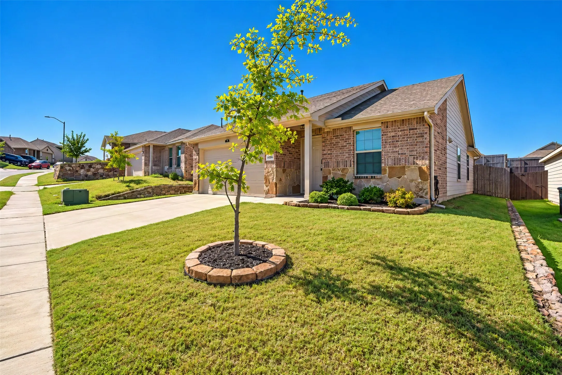 Single Family Residence For Rent in Tarrant County , 8316 Bell Ridge Lane, Fort Worth, Texas 76123, 3 Bedroom, 2 Bathroom, 2 Garage spaces, 1,305 Sqft, built in 2022, mls#21393219, Real Estate Agent in Fort Worth, Homes For Rent in Tarrant county, Homes For Rent in Fort Worth, Realtor in Fort Worth Texas, Real Estate Brokerage Independent Realty Texas, Luminita Cordes Realtor