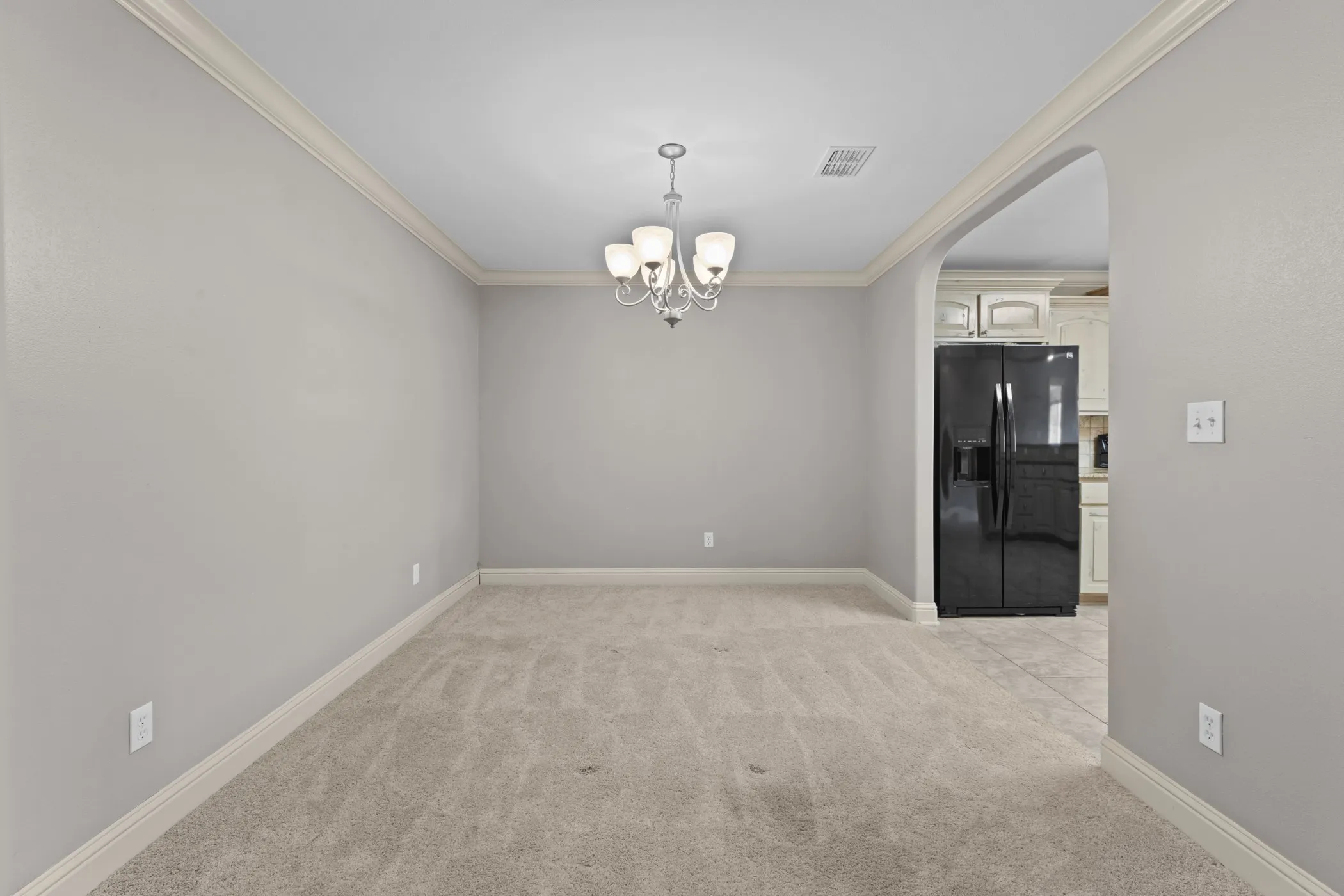 Tray ceiling with crown molding