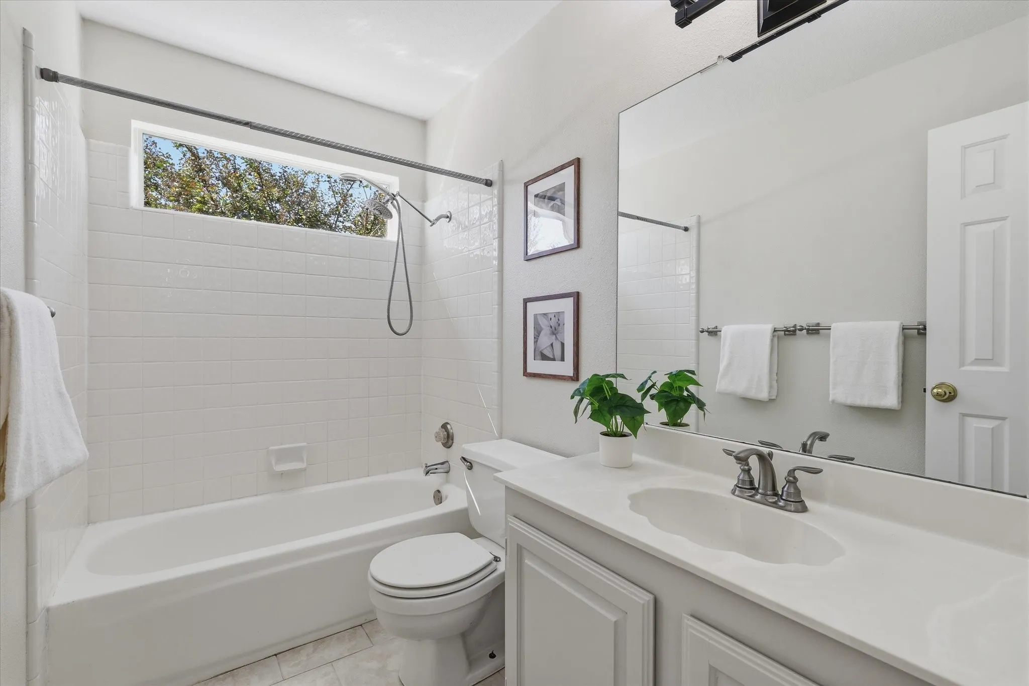 Single Family Residence For Sale in Denton County , 3618 Waynoka Drive, Carrollton, Texas 75007, 5 Bedroom, 4 Bathroom, 2 Garage spaces, 4,055 Sqft, built in 1992, mls#21405499, Real Estate Agent in Carrollton, Homes For Sale in Denton county, Homes For Sale in Carrollton, Realtor in Carrollton Texas, Real Estate Brokerage Independent Realty Texas, Luminita Cordes Realtor