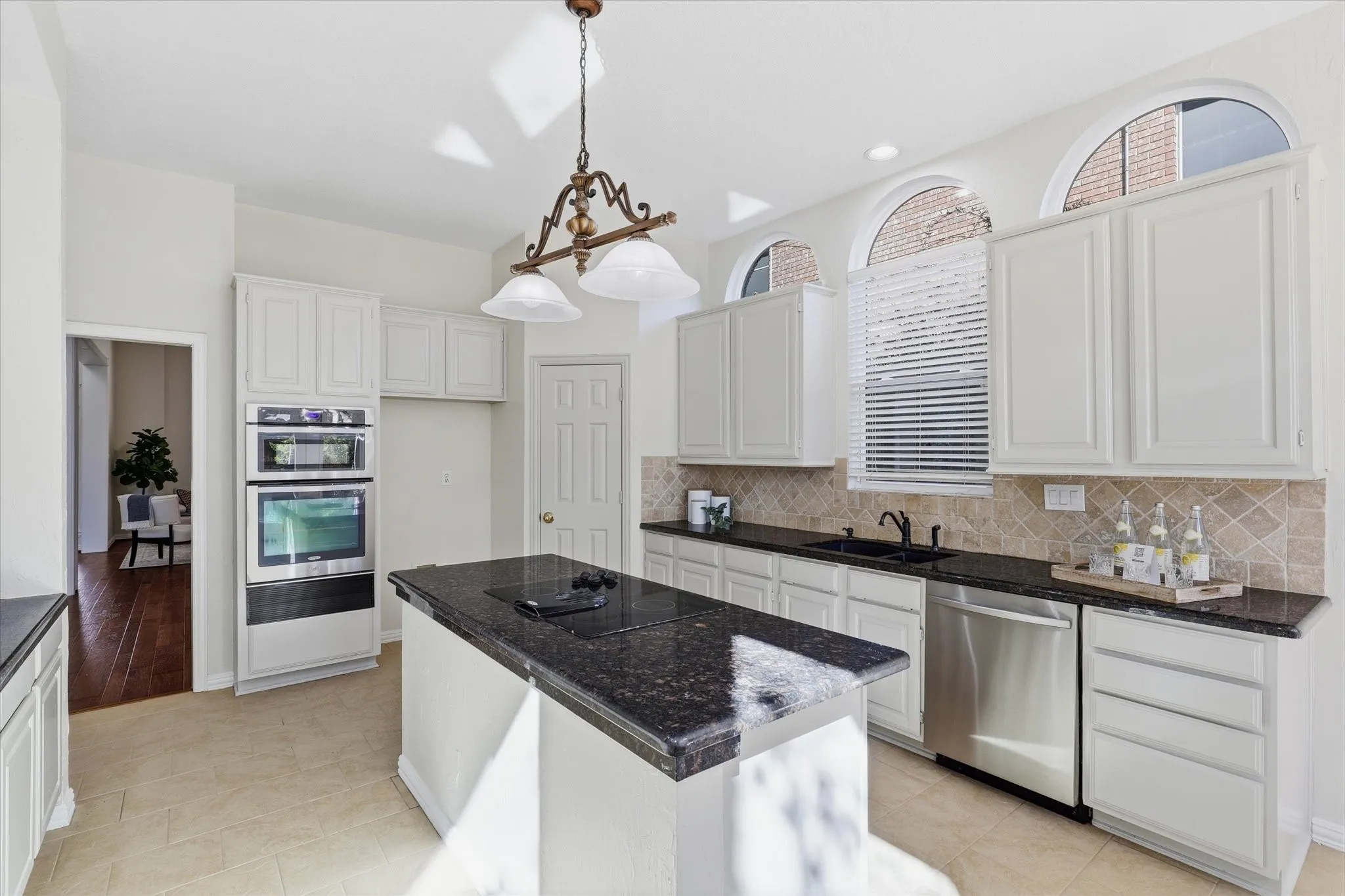 Single Family Residence For Sale in Denton County , 3618 Waynoka Drive, Carrollton, Texas 75007, 5 Bedroom, 4 Bathroom, 2 Garage spaces, 4,055 Sqft, built in 1992, mls#21405499, Real Estate Agent in Carrollton, Homes For Sale in Denton county, Homes For Sale in Carrollton, Realtor in Carrollton Texas, Real Estate Brokerage Independent Realty Texas, Luminita Cordes Realtor