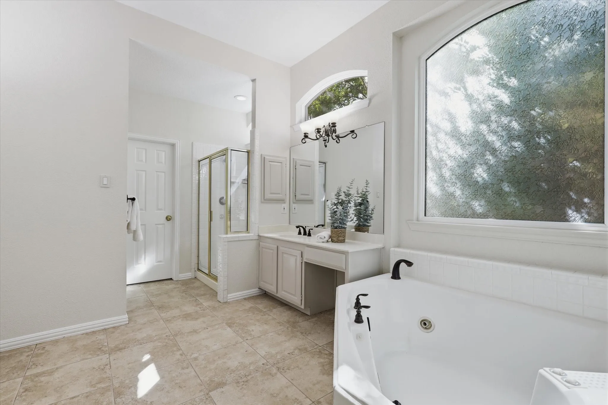 Single Family Residence For Sale in Denton County , 3618 Waynoka Drive, Carrollton, Texas 75007, 5 Bedroom, 4 Bathroom, 2 Garage spaces, 4,055 Sqft, built in 1992, mls#21405499, Real Estate Agent in Carrollton, Homes For Sale in Denton county, Homes For Sale in Carrollton, Realtor in Carrollton Texas, Real Estate Brokerage Independent Realty Texas, Luminita Cordes Realtor
