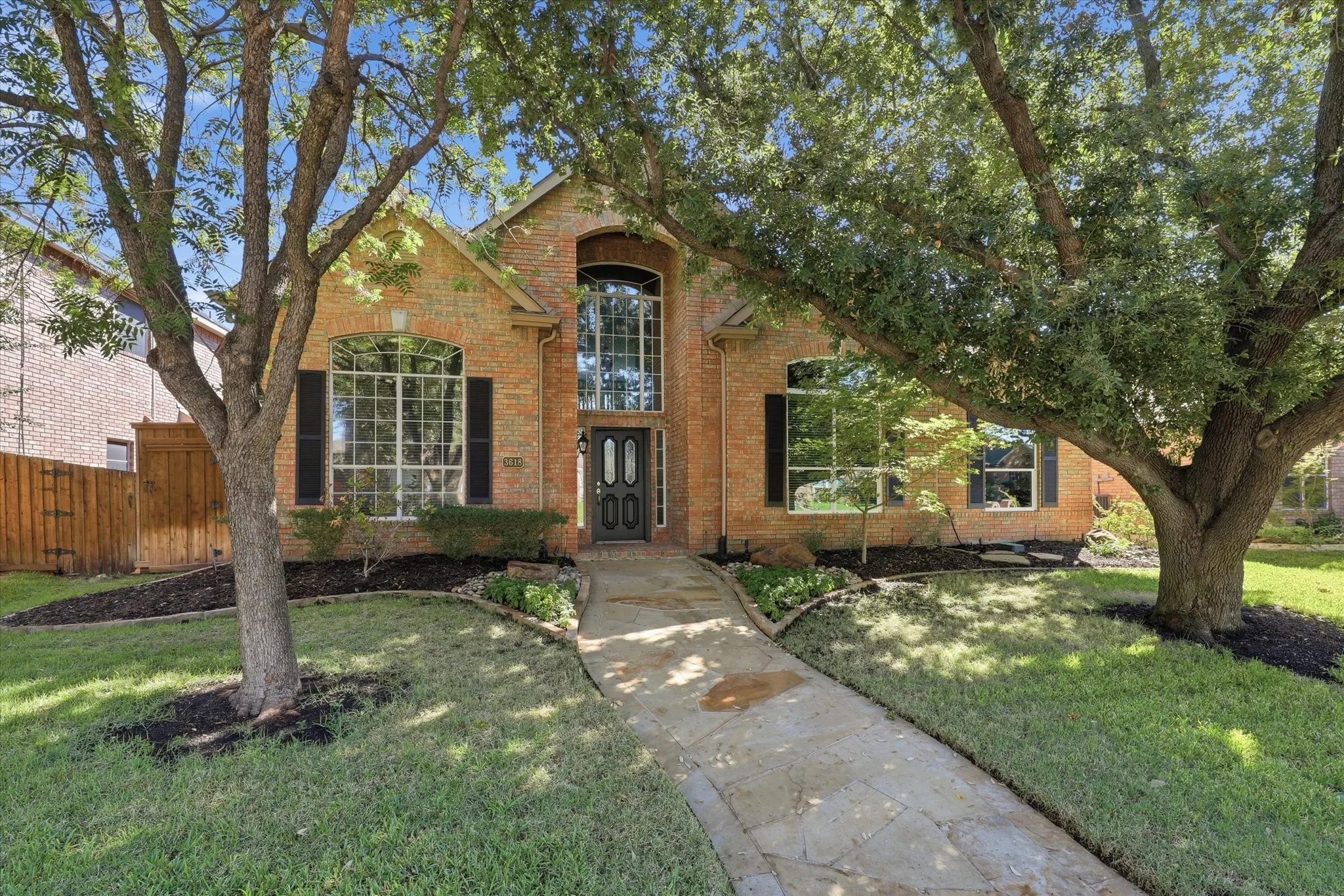Single Family Residence For Sale in Denton County , 3618 Waynoka Drive, Carrollton, Texas 75007, 5 Bedroom, 4 Bathroom, 2 Garage spaces, 4,055 Sqft, built in 1992, mls#21405499, Real Estate Agent in Carrollton, Homes For Sale in Denton county, Homes For Sale in Carrollton, Realtor in Carrollton Texas, Real Estate Brokerage Independent Realty Texas, Luminita Cordes Realtor