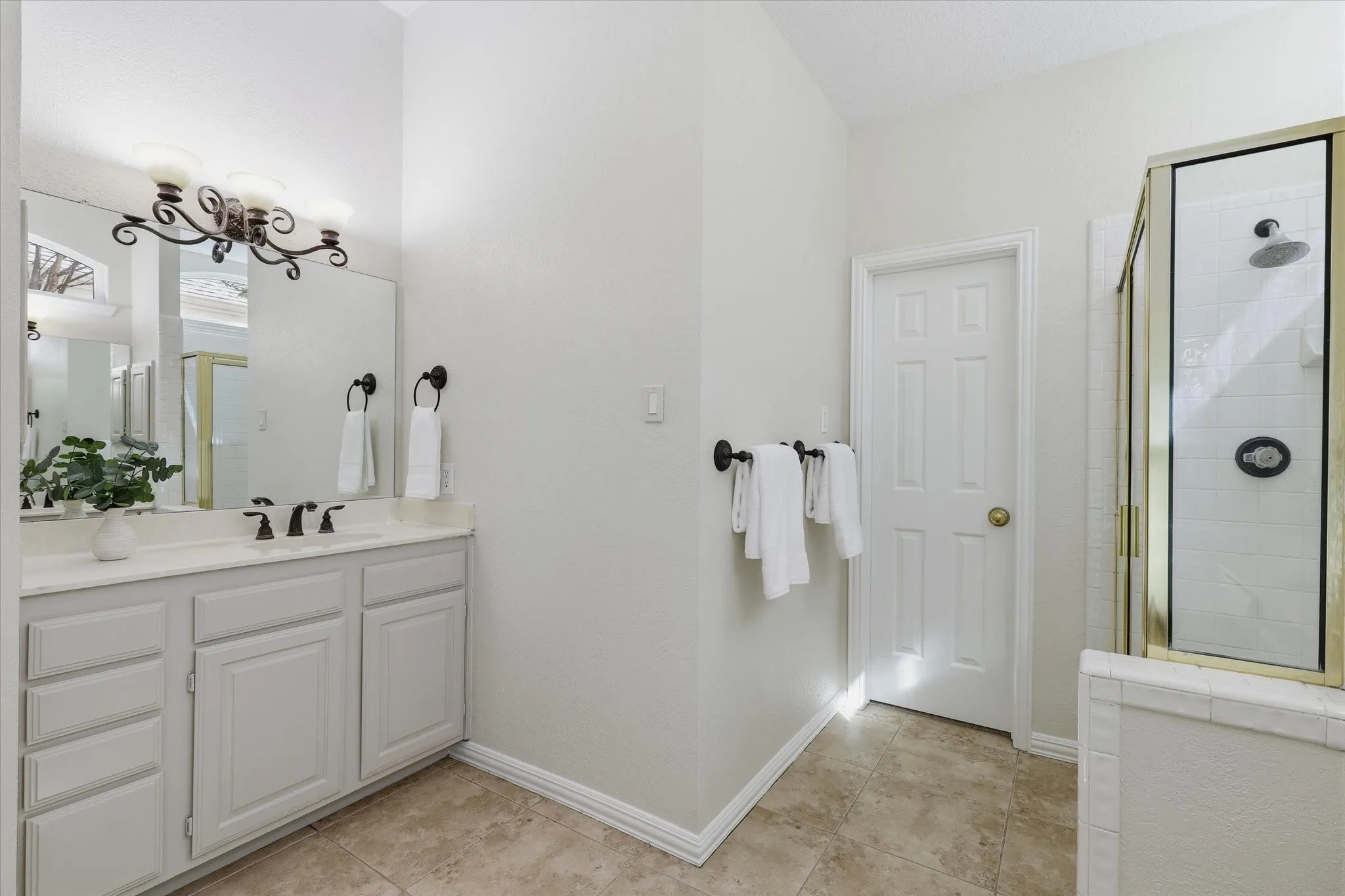 Single Family Residence For Sale in Denton County , 3618 Waynoka Drive, Carrollton, Texas 75007, 5 Bedroom, 4 Bathroom, 2 Garage spaces, 4,055 Sqft, built in 1992, mls#21405499, Real Estate Agent in Carrollton, Homes For Sale in Denton county, Homes For Sale in Carrollton, Realtor in Carrollton Texas, Real Estate Brokerage Independent Realty Texas, Luminita Cordes Realtor