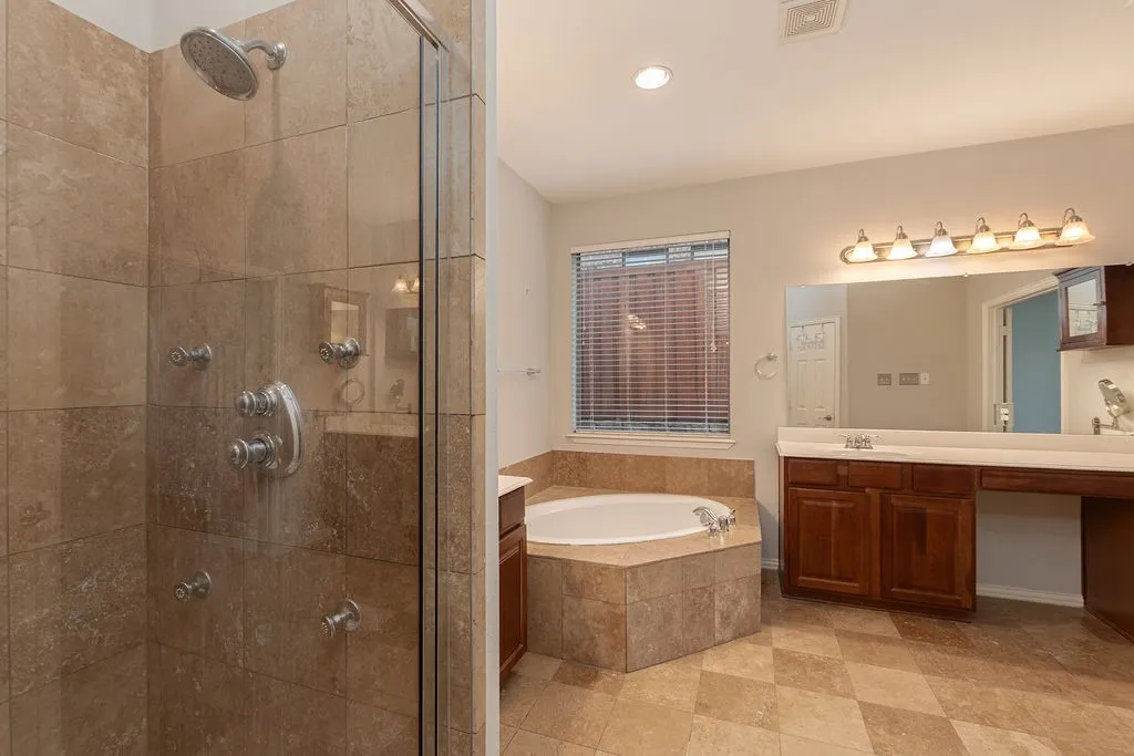 Single Family Residence For Sale in Rockwall County , 1415 Southern Pines Drive, Rockwall, Texas 75087, 5 Bedroom, 3 Bathroom, 3 Garage spaces, 3,591 Sqft, built in 2005, mls#21383000, Real Estate Agent in Rockwall, Homes For Sale in Rockwall county, Homes For Sale in Rockwall, Realtor in Rockwall Texas, Real Estate Brokerage Independent Realty Texas, Luminita Cordes Realtor