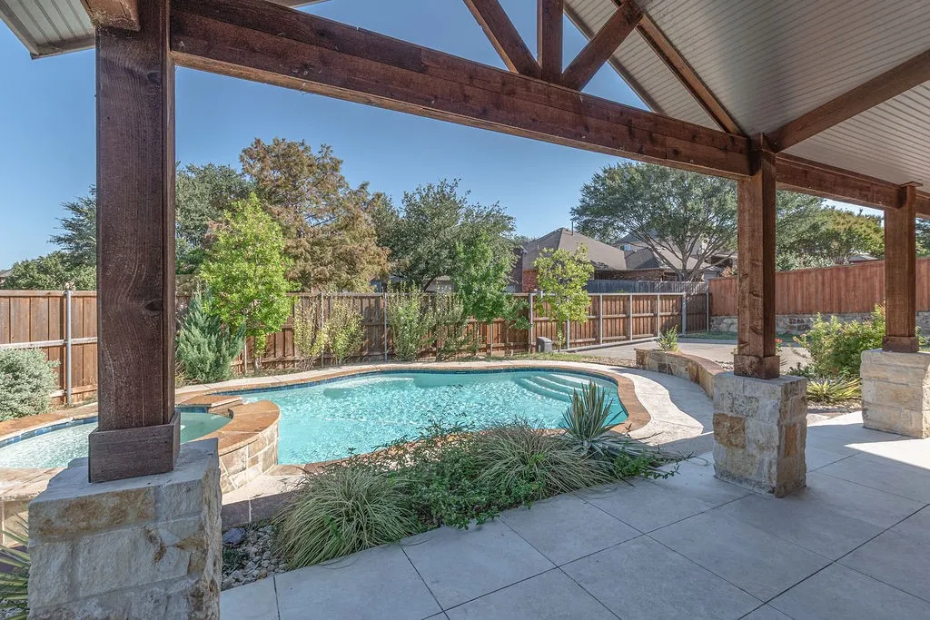 Single Family Residence For Sale in Rockwall County , 1415 Southern Pines Drive, Rockwall, Texas 75087, 5 Bedroom, 3 Bathroom, 3 Garage spaces, 3,591 Sqft, built in 2005, mls#21383000, Real Estate Agent in Rockwall, Homes For Sale in Rockwall county, Homes For Sale in Rockwall, Realtor in Rockwall Texas, Real Estate Brokerage Independent Realty Texas, Luminita Cordes Realtor
