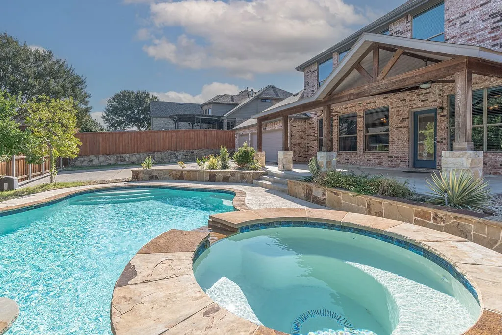 Single Family Residence For Sale in Rockwall County , 1415 Southern Pines Drive, Rockwall, Texas 75087, 5 Bedroom, 3 Bathroom, 3 Garage spaces, 3,591 Sqft, built in 2005, mls#21383000, Real Estate Agent in Rockwall, Homes For Sale in Rockwall county, Homes For Sale in Rockwall, Realtor in Rockwall Texas, Real Estate Brokerage Independent Realty Texas, Luminita Cordes Realtor