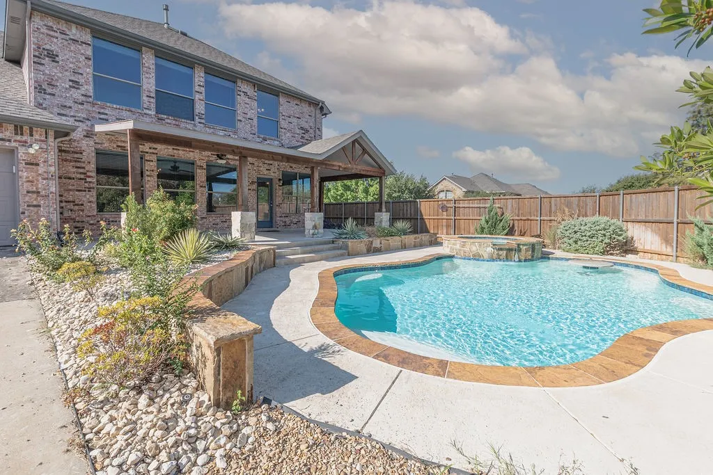 Single Family Residence For Sale in Rockwall County , 1415 Southern Pines Drive, Rockwall, Texas 75087, 5 Bedroom, 3 Bathroom, 3 Garage spaces, 3,591 Sqft, built in 2005, mls#21383000, Real Estate Agent in Rockwall, Homes For Sale in Rockwall county, Homes For Sale in Rockwall, Realtor in Rockwall Texas, Real Estate Brokerage Independent Realty Texas, Luminita Cordes Realtor