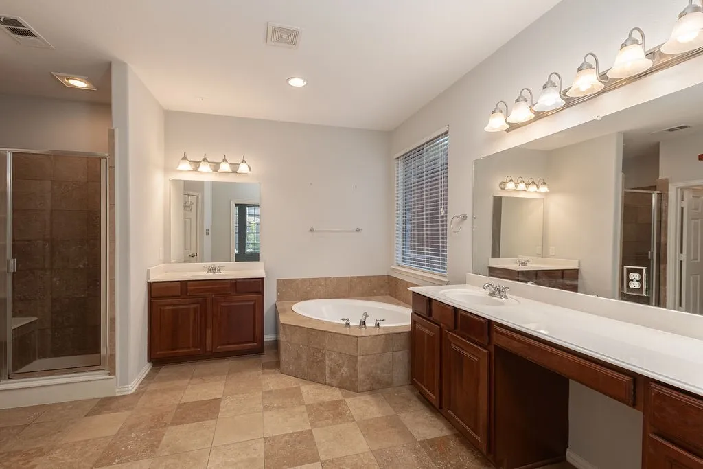 Single Family Residence For Sale in Rockwall County , 1415 Southern Pines Drive, Rockwall, Texas 75087, 5 Bedroom, 3 Bathroom, 3 Garage spaces, 3,591 Sqft, built in 2005, mls#21383000, Real Estate Agent in Rockwall, Homes For Sale in Rockwall county, Homes For Sale in Rockwall, Realtor in Rockwall Texas, Real Estate Brokerage Independent Realty Texas, Luminita Cordes Realtor