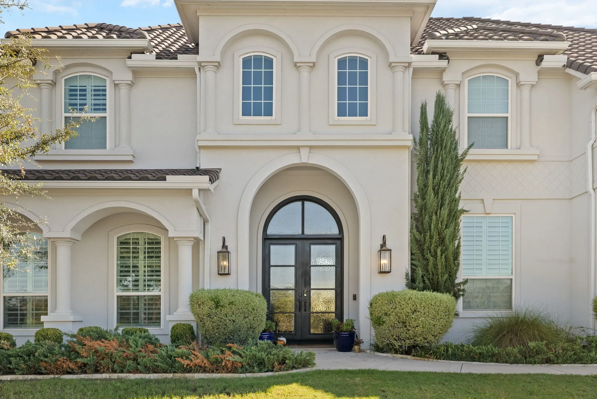 Single Family Residence For Sale in Denton County , 3408 Mark Twain Boulevard, Flower Mound, Texas 75022, 5 Bedroom, 6 Bathroom, 3 Garage spaces, 6,077 Sqft, built in 2018, mls#21403758, Real Estate Agent in Flower Mound, Homes For Sale in Denton county, Homes For Sale in Flower Mound, Realtor in Flower Mound Texas, Real Estate Brokerage Independent Realty Texas, Luminita Cordes Realtor