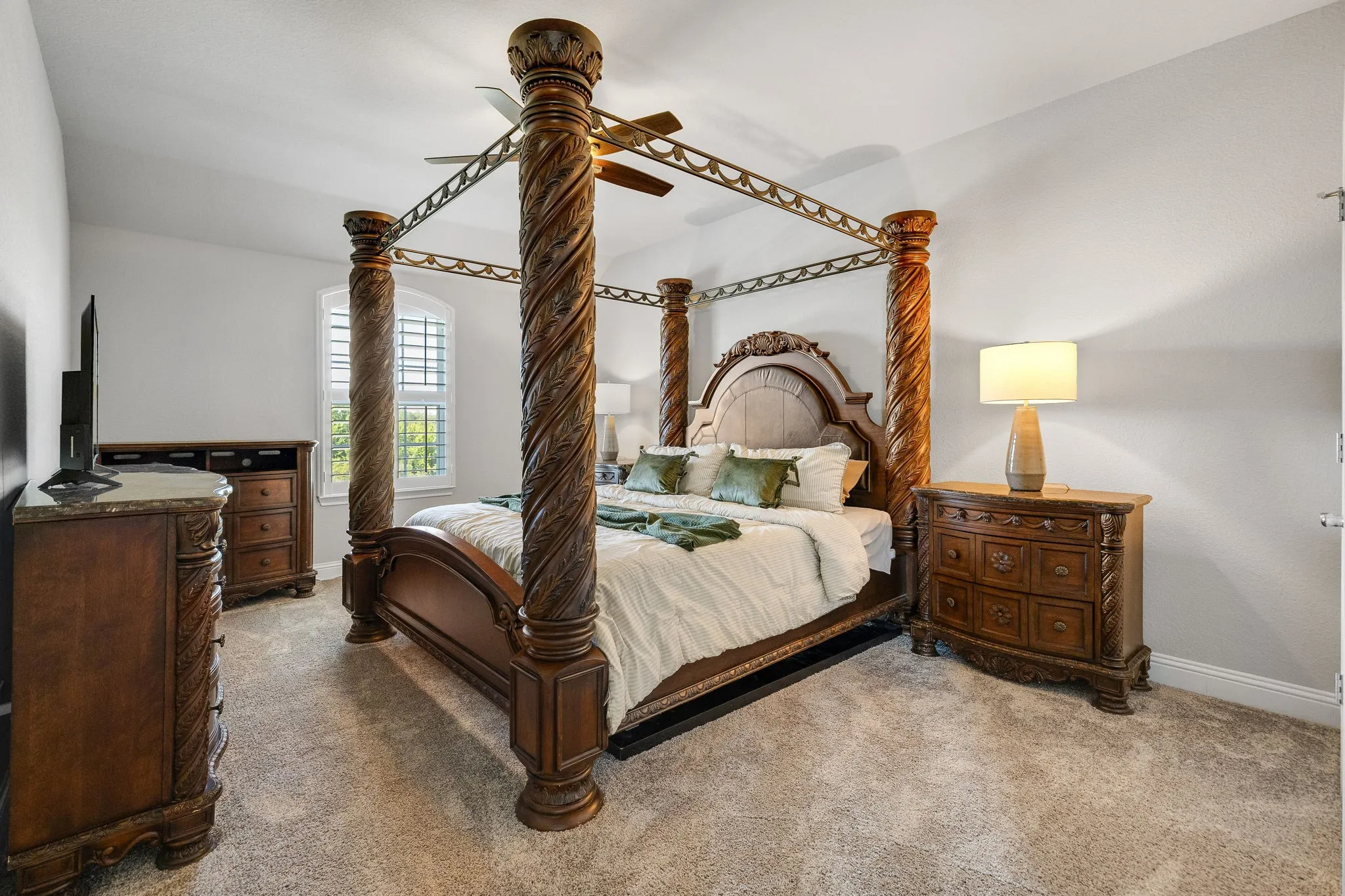 Single Family Residence For Sale in Denton County , 3408 Mark Twain Boulevard, Flower Mound, Texas 75022, 5 Bedroom, 6 Bathroom, 3 Garage spaces, 6,077 Sqft, built in 2018, mls#21403758, Real Estate Agent in Flower Mound, Homes For Sale in Denton county, Homes For Sale in Flower Mound, Realtor in Flower Mound Texas, Real Estate Brokerage Independent Realty Texas, Luminita Cordes Realtor