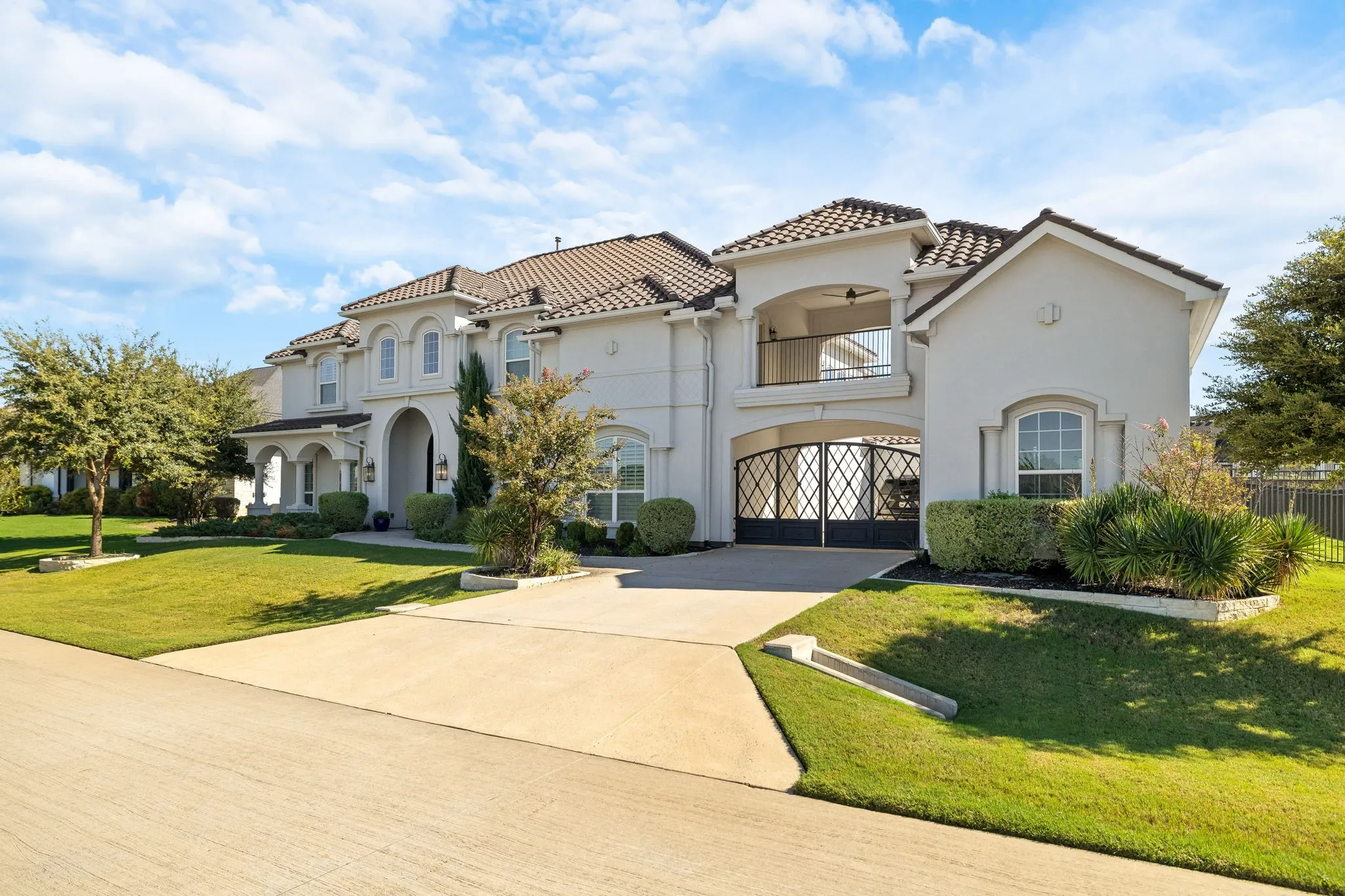 Single Family Residence For Sale in Denton County , 3408 Mark Twain Boulevard, Flower Mound, Texas 75022, 5 Bedroom, 6 Bathroom, 3 Garage spaces, 6,077 Sqft, built in 2018, mls#21403758, Real Estate Agent in Flower Mound, Homes For Sale in Denton county, Homes For Sale in Flower Mound, Realtor in Flower Mound Texas, Real Estate Brokerage Independent Realty Texas, Luminita Cordes Realtor