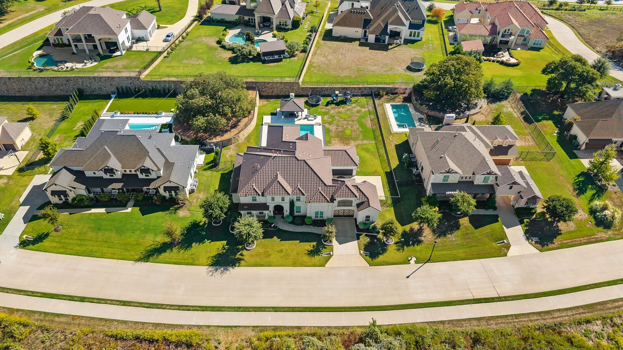 Single Family Residence For Sale in Denton County , 3408 Mark Twain Boulevard, Flower Mound, Texas 75022, 5 Bedroom, 6 Bathroom, 3 Garage spaces, 6,077 Sqft, built in 2018, mls#21403758, Real Estate Agent in Flower Mound, Homes For Sale in Denton county, Homes For Sale in Flower Mound, Realtor in Flower Mound Texas, Real Estate Brokerage Independent Realty Texas, Luminita Cordes Realtor