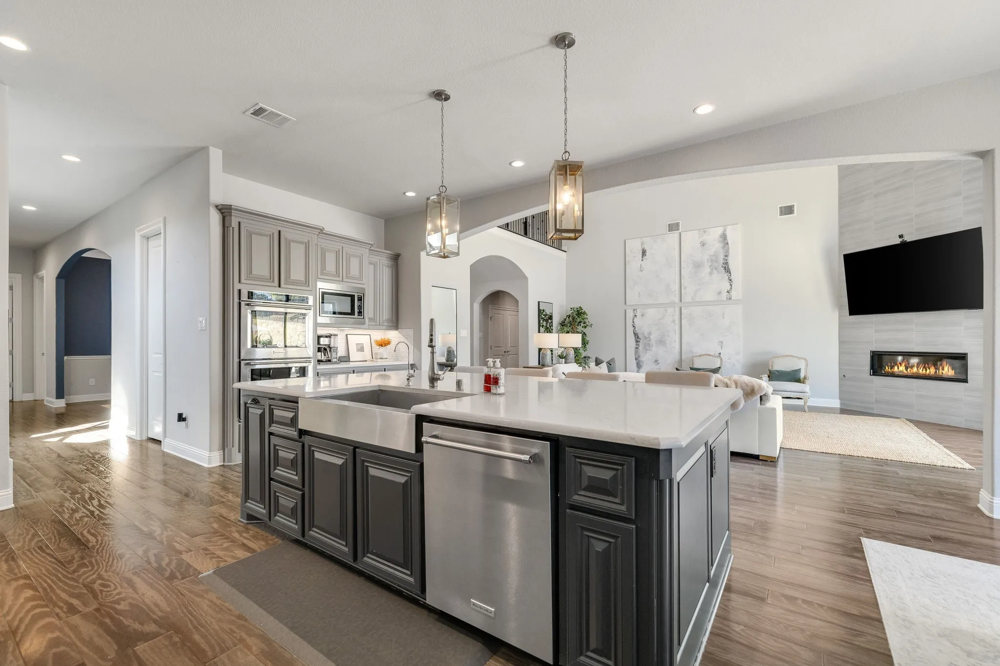 Single Family Residence For Sale in Denton County , 3408 Mark Twain Boulevard, Flower Mound, Texas 75022, 5 Bedroom, 6 Bathroom, 3 Garage spaces, 6,077 Sqft, built in 2018, mls#21403758, Real Estate Agent in Flower Mound, Homes For Sale in Denton county, Homes For Sale in Flower Mound, Realtor in Flower Mound Texas, Real Estate Brokerage Independent Realty Texas, Luminita Cordes Realtor