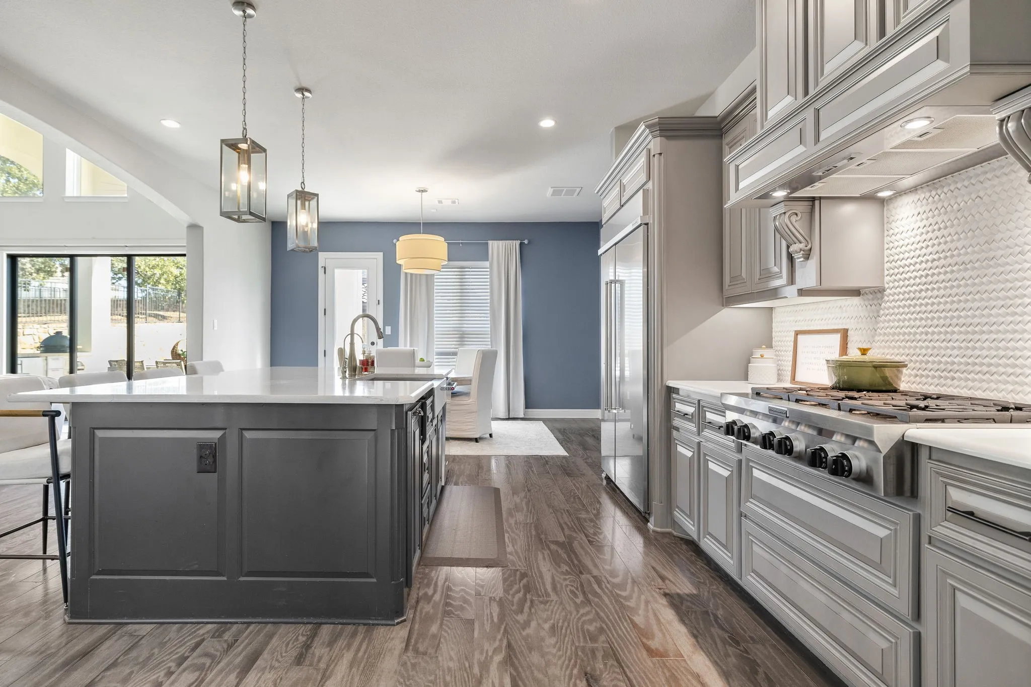 Single Family Residence For Sale in Denton County , 3408 Mark Twain Boulevard, Flower Mound, Texas 75022, 5 Bedroom, 6 Bathroom, 3 Garage spaces, 6,077 Sqft, built in 2018, mls#21403758, Real Estate Agent in Flower Mound, Homes For Sale in Denton county, Homes For Sale in Flower Mound, Realtor in Flower Mound Texas, Real Estate Brokerage Independent Realty Texas, Luminita Cordes Realtor