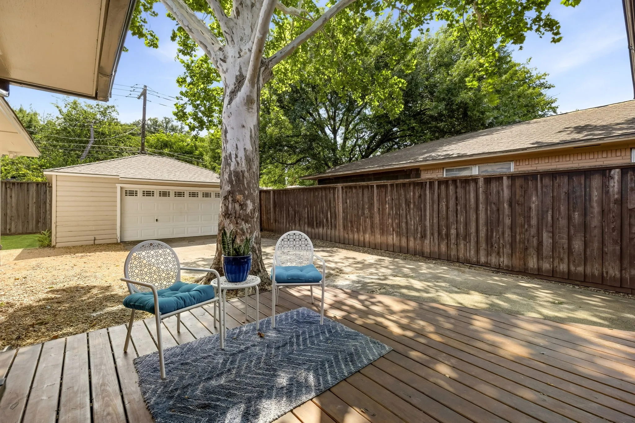 Single Family Residence For Sale in Dallas County , 9639 Leaside Drive, Dallas, Texas 75238, 4 Bedroom, 2 Bathroom, 2 Garage spaces, 1,994 Sqft, built in 1958, mls#21405002, Real Estate Agent in Dallas, Homes For Sale in Dallas county, Homes For Sale in Dallas, Realtor in Dallas Texas, Real Estate Brokerage Independent Realty Texas, Luminita Cordes Realtor