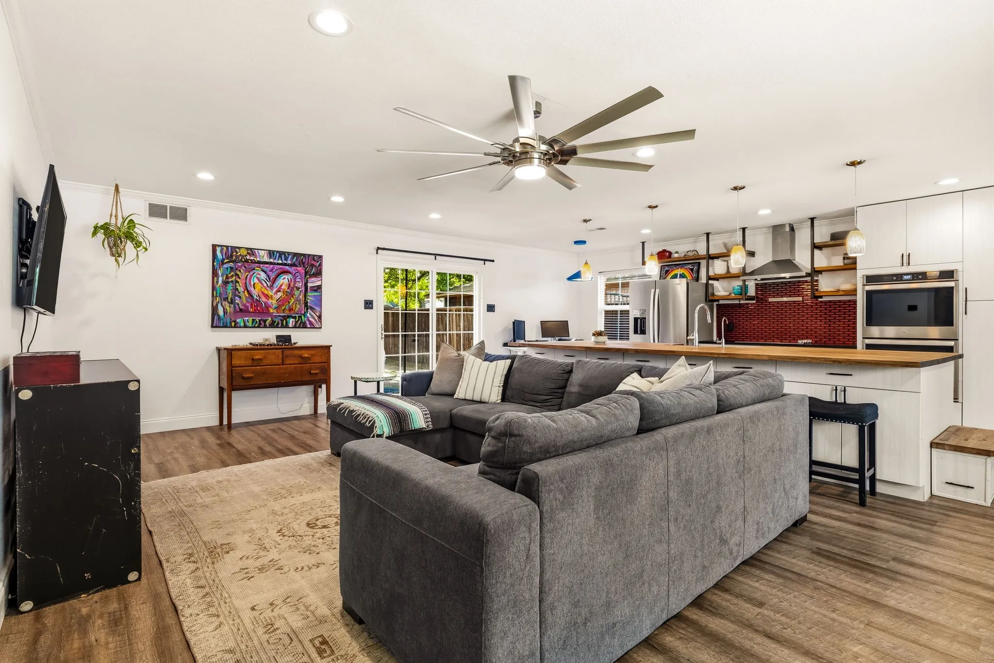 Single Family Residence For Sale in Dallas County , 9639 Leaside Drive, Dallas, Texas 75238, 4 Bedroom, 2 Bathroom, 2 Garage spaces, 1,994 Sqft, built in 1958, mls#21405002, Real Estate Agent in Dallas, Homes For Sale in Dallas county, Homes For Sale in Dallas, Realtor in Dallas Texas, Real Estate Brokerage Independent Realty Texas, Luminita Cordes Realtor