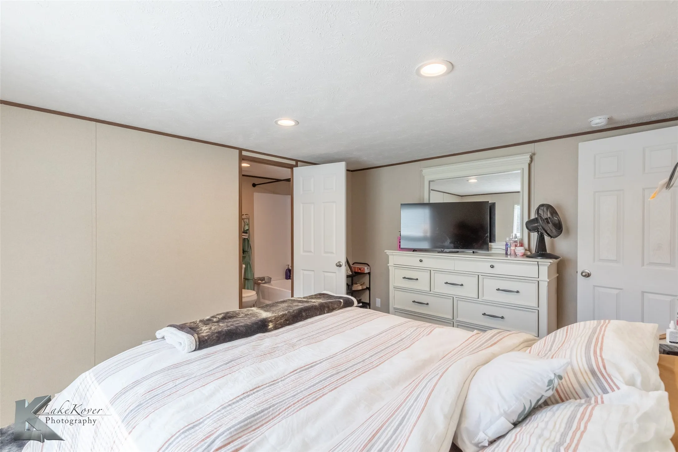Mobile Home For Sale in Jones County , 11021 County Road 343, Hawley, Texas 79525, 3 Bedroom, 2 Bathroom, Garage spaces, 950 Sqft, built in 2025, mls#21400950, Real Estate Agent in Hawley, Homes For Sale in Jones county, Homes For Sale in Hawley, Realtor in Hawley Texas, Real Estate Brokerage Independent Realty Texas, Luminita Cordes Realtor