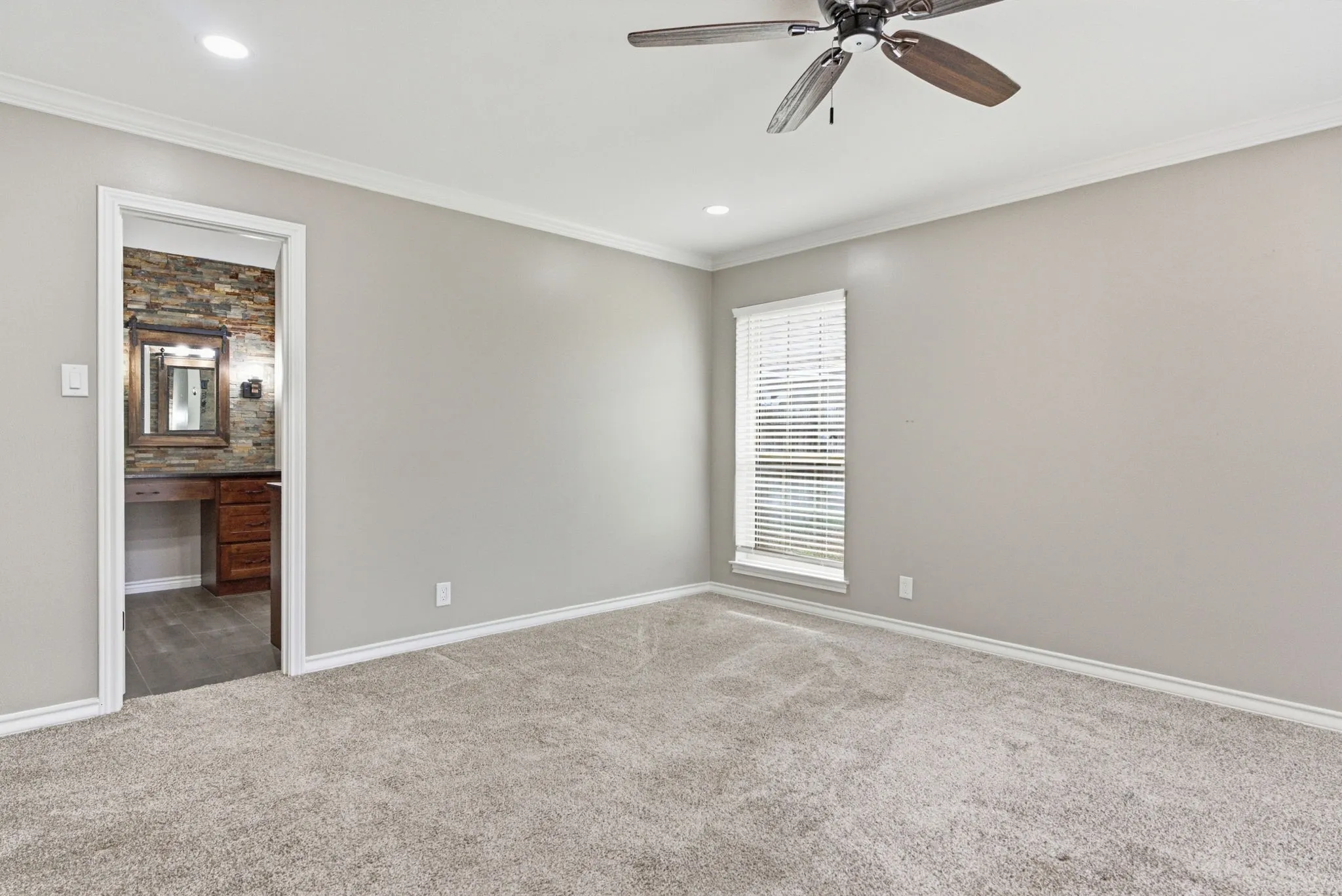 Single Family Residence For Sale in Smith County , 11206 Timber Creek Circle, Tyler, Texas 75707, 3 Bedroom, 3 Bathroom, 2 Garage spaces, 2,546 Sqft, built in 1983, mls#21402476, Real Estate Agent in Tyler, Homes For Sale in Smith county, Homes For Sale in Tyler, Realtor in Tyler Texas, Real Estate Brokerage Independent Realty Texas, Luminita Cordes Realtor