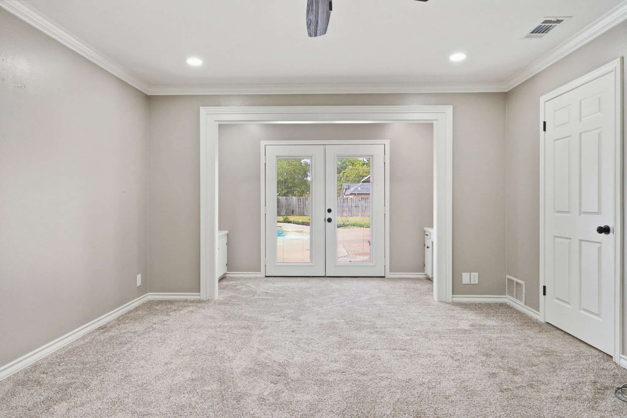 Single Family Residence For Sale in Smith County , 11206 Timber Creek Circle, Tyler, Texas 75707, 3 Bedroom, 3 Bathroom, 2 Garage spaces, 2,546 Sqft, built in 1983, mls#21402476, Real Estate Agent in Tyler, Homes For Sale in Smith county, Homes For Sale in Tyler, Realtor in Tyler Texas, Real Estate Brokerage Independent Realty Texas, Luminita Cordes Realtor