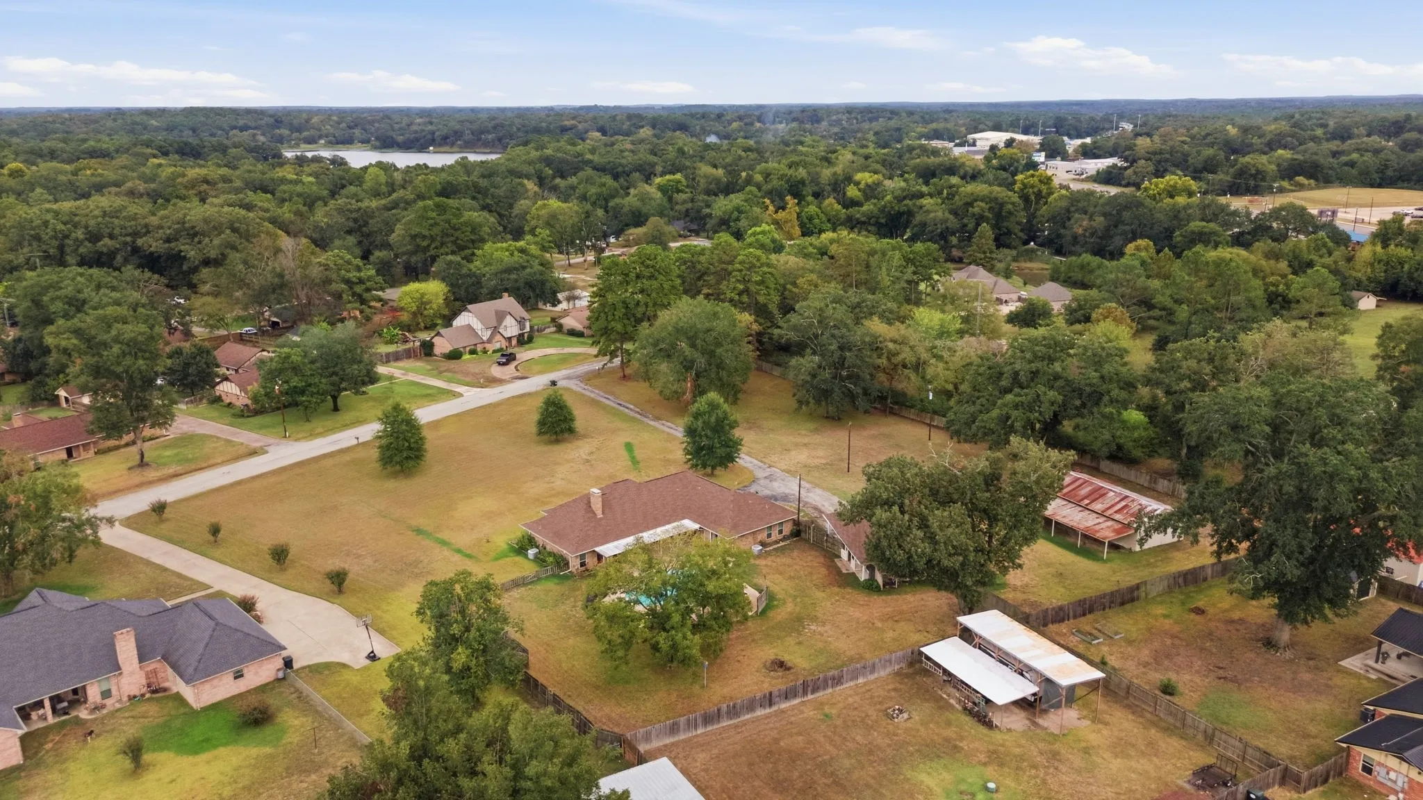 Single Family Residence For Sale in Smith County , 11206 Timber Creek Circle, Tyler, Texas 75707, 3 Bedroom, 3 Bathroom, 2 Garage spaces, 2,546 Sqft, built in 1983, mls#21402476, Real Estate Agent in Tyler, Homes For Sale in Smith county, Homes For Sale in Tyler, Realtor in Tyler Texas, Real Estate Brokerage Independent Realty Texas, Luminita Cordes Realtor