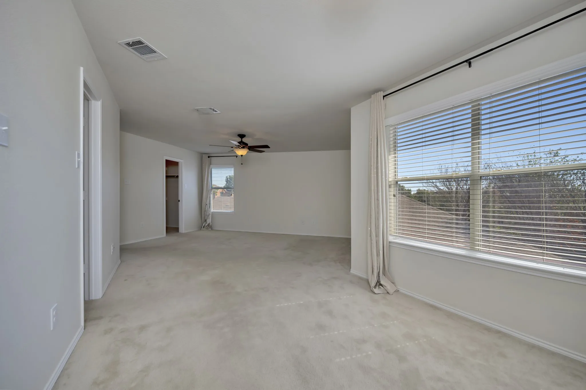 Single Family Residence For Sale in Tarrant County , 5728 Mountain Stream Trail, Fort Worth, Texas 76244, 3 Bedroom, 3 Bathroom, 2 Garage spaces, 2,608 Sqft, built in 2009, mls#21402022, Real Estate Agent in Fort Worth, Homes For Sale in Tarrant county, Homes For Sale in Fort Worth, Realtor in Fort Worth Texas, Real Estate Brokerage Independent Realty Texas, Luminita Cordes Realtor