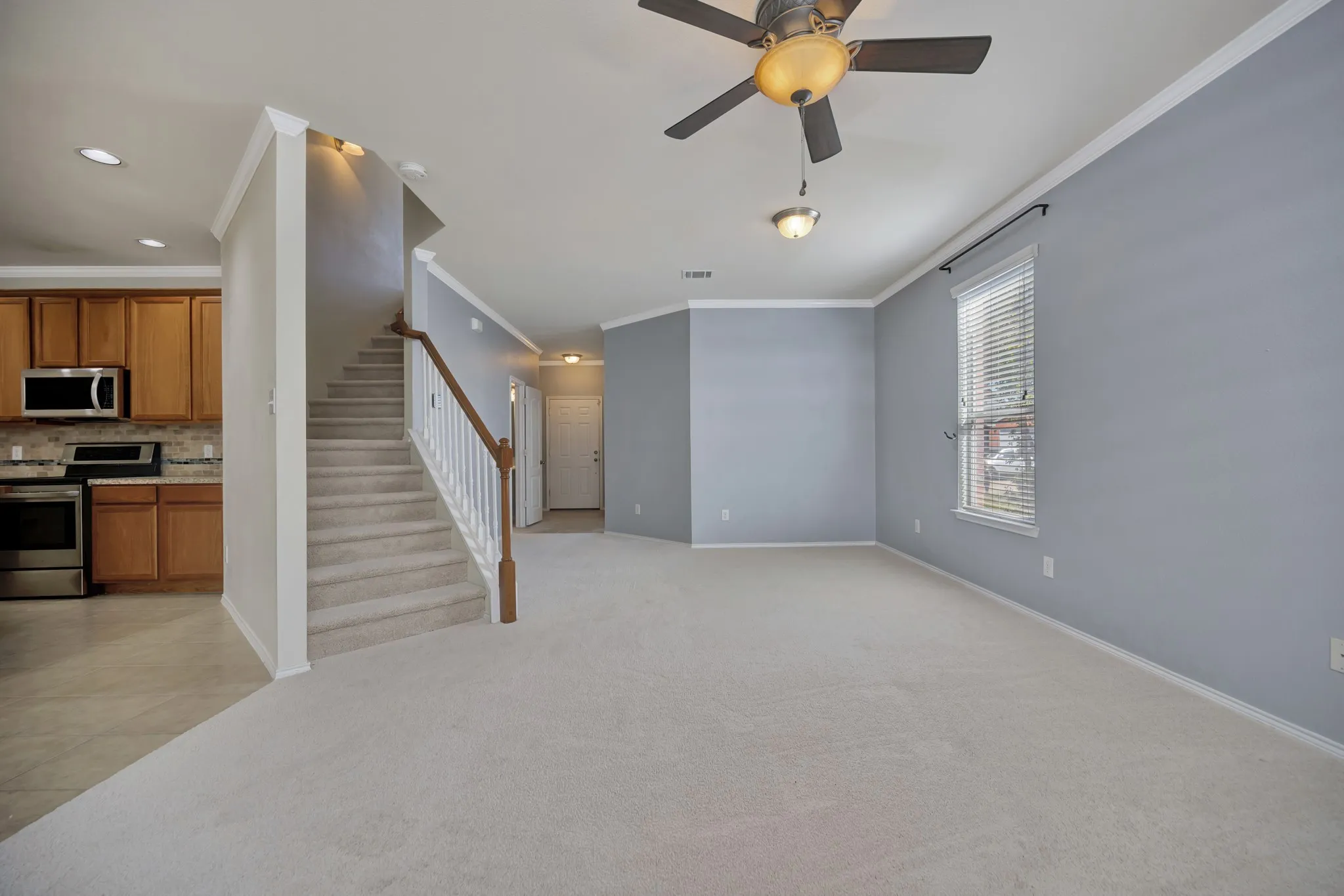 Single Family Residence For Sale in Tarrant County , 5728 Mountain Stream Trail, Fort Worth, Texas 76244, 3 Bedroom, 3 Bathroom, 2 Garage spaces, 2,608 Sqft, built in 2009, mls#21402022, Real Estate Agent in Fort Worth, Homes For Sale in Tarrant county, Homes For Sale in Fort Worth, Realtor in Fort Worth Texas, Real Estate Brokerage Independent Realty Texas, Luminita Cordes Realtor