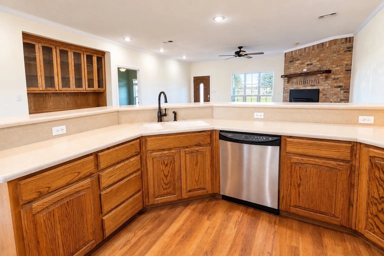 Walk in pantry, plenty of cabinet space and gull wing island