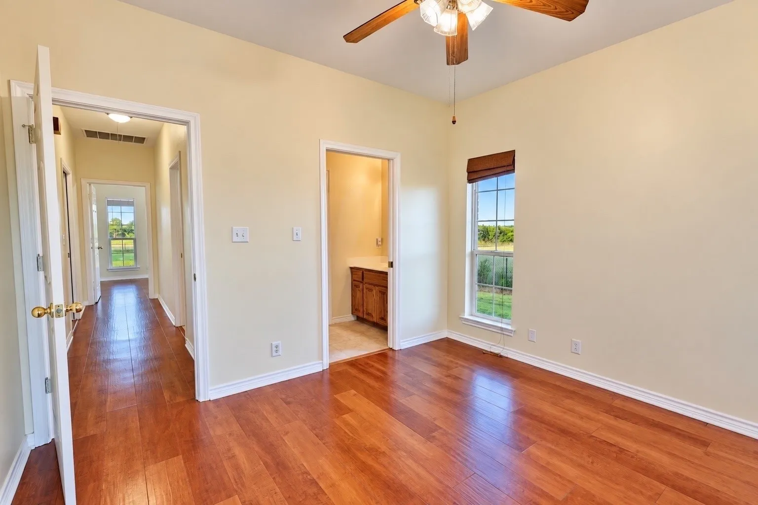 Secondary bedroom