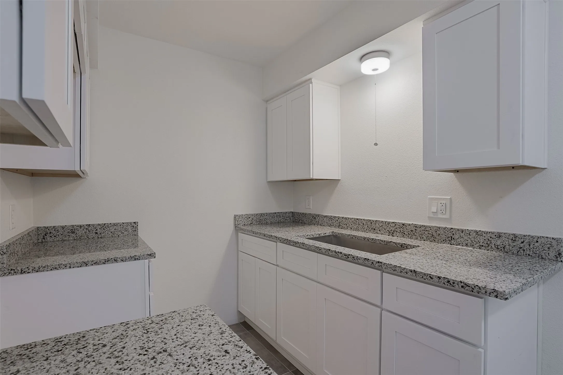 Condominium For Rent in Tarrant County , 5055 Ridglea Lane 1105, Fort Worth, Texas 76116, 1 Bedroom, 1 Bathroom, Garage spaces, 853 Sqft, built in 1968, mls#21406912, Real Estate Agent in Fort Worth, Homes For Rent in Tarrant county, Homes For Rent in Fort Worth, Realtor in Fort Worth Texas, Real Estate Brokerage Independent Realty Texas, Luminita Cordes Realtor