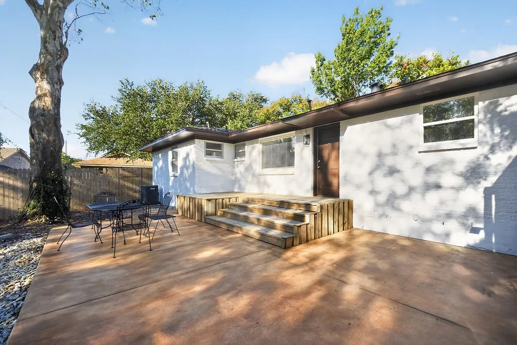 Single Family Residence For Rent in Dallas County , 9112 Clearwater Drive, Dallas, Texas 75243, 3 Bedroom, 2 Bathroom, 2 Garage spaces, 1,136 Sqft, built in 1959, mls#21406914, Real Estate Agent in Dallas, Homes For Rent in Dallas county, Homes For Rent in Dallas, Realtor in Dallas Texas, Real Estate Brokerage Independent Realty Texas, Luminita Cordes Realtor