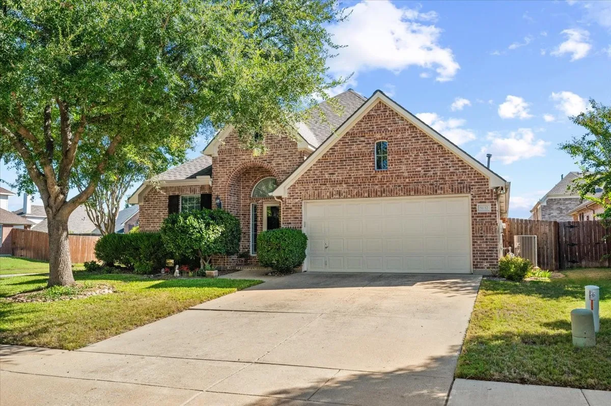 Single Family Residence For Sale in Dallas County , 5132 Welara Drive, Grand Prairie, Texas 75052, 3 Bedroom, 2 Bathroom, 2 Garage spaces, 2,180 Sqft, built in 2006, mls#21406243, Real Estate Agent in Grand Prairie, Homes For Sale in Dallas county, Homes For Sale in Grand Prairie, Realtor in Grand Prairie Texas, Real Estate Brokerage Independent Realty Texas, Luminita Cordes Realtor