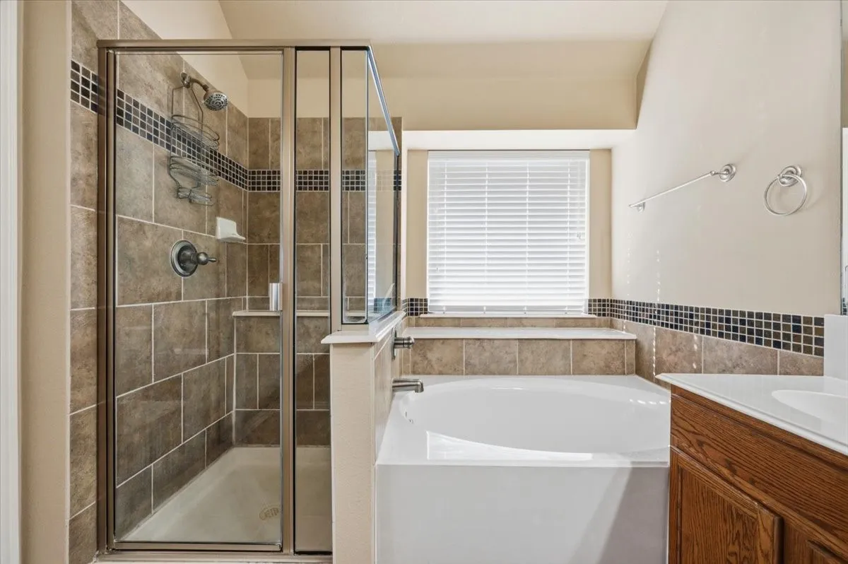 Single Family Residence For Sale in Dallas County , 5132 Welara Drive, Grand Prairie, Texas 75052, 3 Bedroom, 2 Bathroom, 2 Garage spaces, 2,180 Sqft, built in 2006, mls#21406243, Real Estate Agent in Grand Prairie, Homes For Sale in Dallas county, Homes For Sale in Grand Prairie, Realtor in Grand Prairie Texas, Real Estate Brokerage Independent Realty Texas, Luminita Cordes Realtor