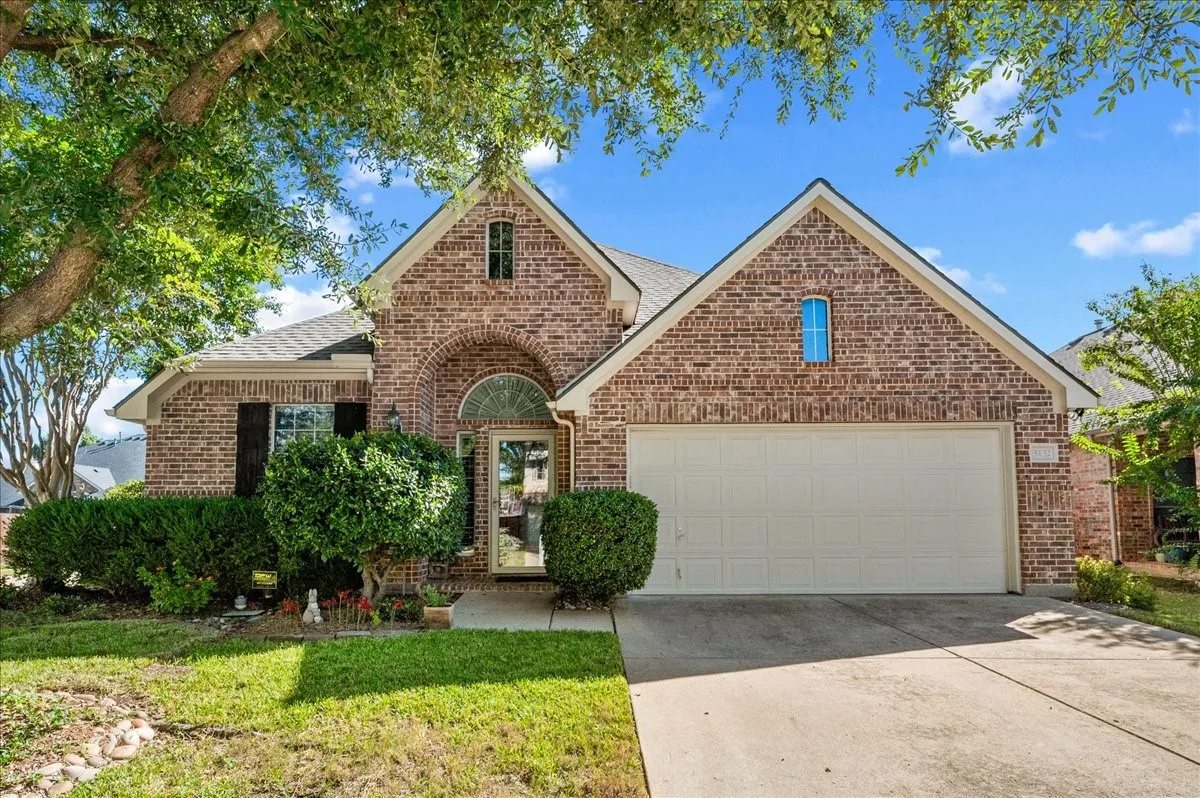 Single Family Residence For Sale in Dallas County , 5132 Welara Drive, Grand Prairie, Texas 75052, 3 Bedroom, 2 Bathroom, 2 Garage spaces, 2,180 Sqft, built in 2006, mls#21406243, Real Estate Agent in Grand Prairie, Homes For Sale in Dallas county, Homes For Sale in Grand Prairie, Realtor in Grand Prairie Texas, Real Estate Brokerage Independent Realty Texas, Luminita Cordes Realtor