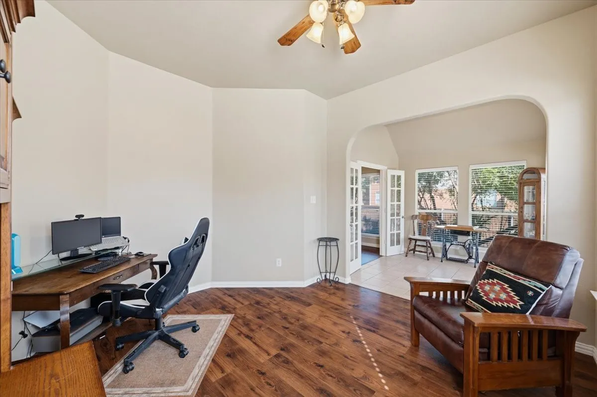Single Family Residence For Sale in Dallas County , 5132 Welara Drive, Grand Prairie, Texas 75052, 3 Bedroom, 2 Bathroom, 2 Garage spaces, 2,180 Sqft, built in 2006, mls#21406243, Real Estate Agent in Grand Prairie, Homes For Sale in Dallas county, Homes For Sale in Grand Prairie, Realtor in Grand Prairie Texas, Real Estate Brokerage Independent Realty Texas, Luminita Cordes Realtor