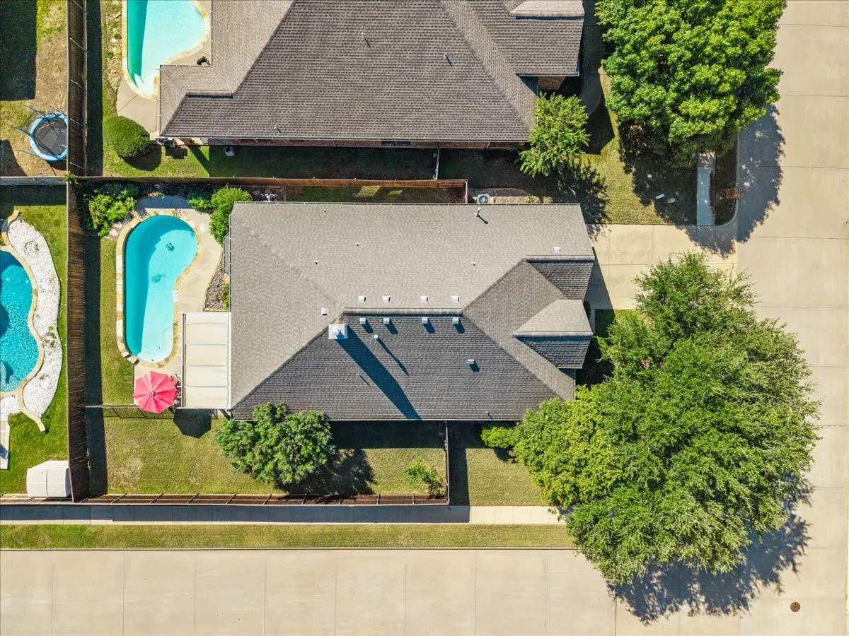 Single Family Residence For Sale in Dallas County , 5132 Welara Drive, Grand Prairie, Texas 75052, 3 Bedroom, 2 Bathroom, 2 Garage spaces, 2,180 Sqft, built in 2006, mls#21406243, Real Estate Agent in Grand Prairie, Homes For Sale in Dallas county, Homes For Sale in Grand Prairie, Realtor in Grand Prairie Texas, Real Estate Brokerage Independent Realty Texas, Luminita Cordes Realtor