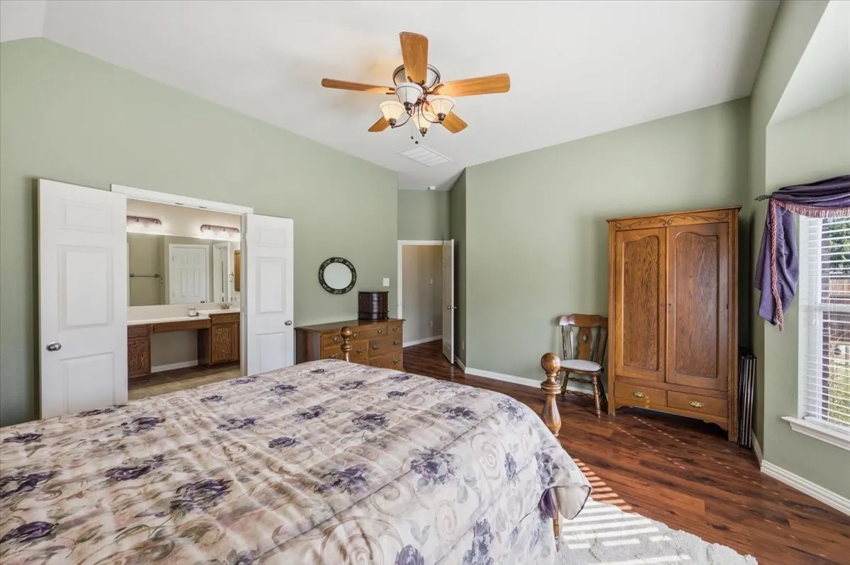 Single Family Residence For Sale in Dallas County , 5132 Welara Drive, Grand Prairie, Texas 75052, 3 Bedroom, 2 Bathroom, 2 Garage spaces, 2,180 Sqft, built in 2006, mls#21406243, Real Estate Agent in Grand Prairie, Homes For Sale in Dallas county, Homes For Sale in Grand Prairie, Realtor in Grand Prairie Texas, Real Estate Brokerage Independent Realty Texas, Luminita Cordes Realtor