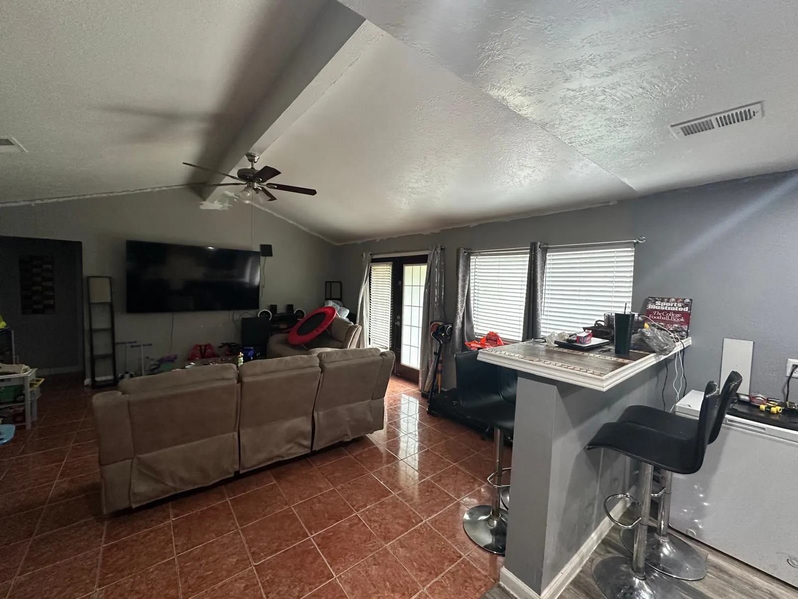 Single Family Residence For Sale in Tarrant County , 1506 Shelmar Drive, Arlington, Texas 76014, 4 Bedroom, 3 Bathroom, Garage spaces, 1,628 Sqft, built in 1966, mls#21405717, Real Estate Agent in Arlington, Homes For Sale in Tarrant county, Homes For Sale in Arlington, Realtor in Arlington Texas, Real Estate Brokerage Independent Realty Texas, Luminita Cordes Realtor
