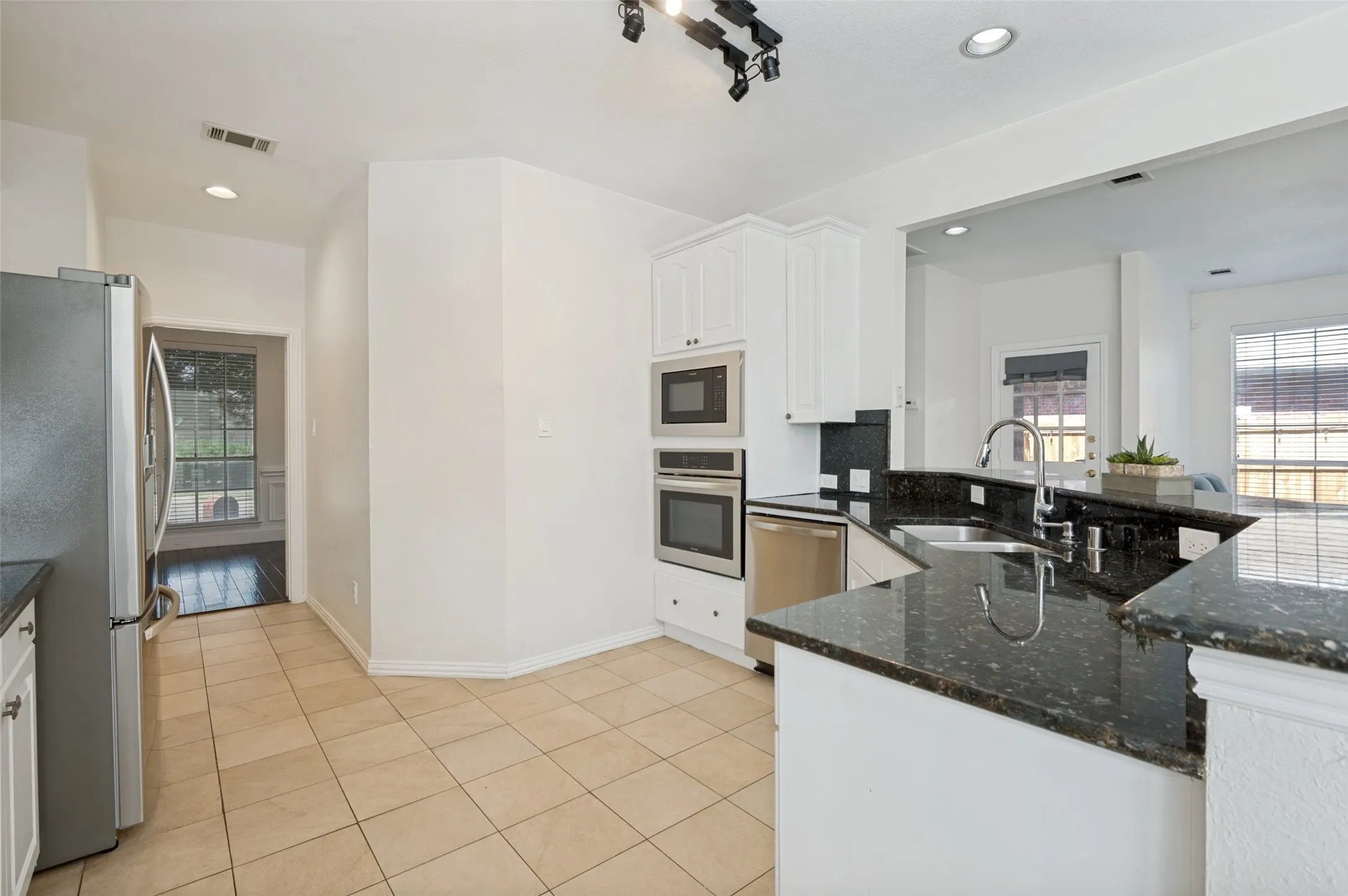 Single Family Residence For Sale in Collin County , 7735 Worthing Street, Dallas, Texas 75252, 4 Bedroom, 4 Bathroom, 2 Garage spaces, 3,221 Sqft, built in 1995, mls#21406890, Real Estate Agent in Dallas, Homes For Sale in Collin county, Homes For Sale in Dallas, Realtor in Dallas Texas, Real Estate Brokerage Independent Realty Texas, Luminita Cordes Realtor