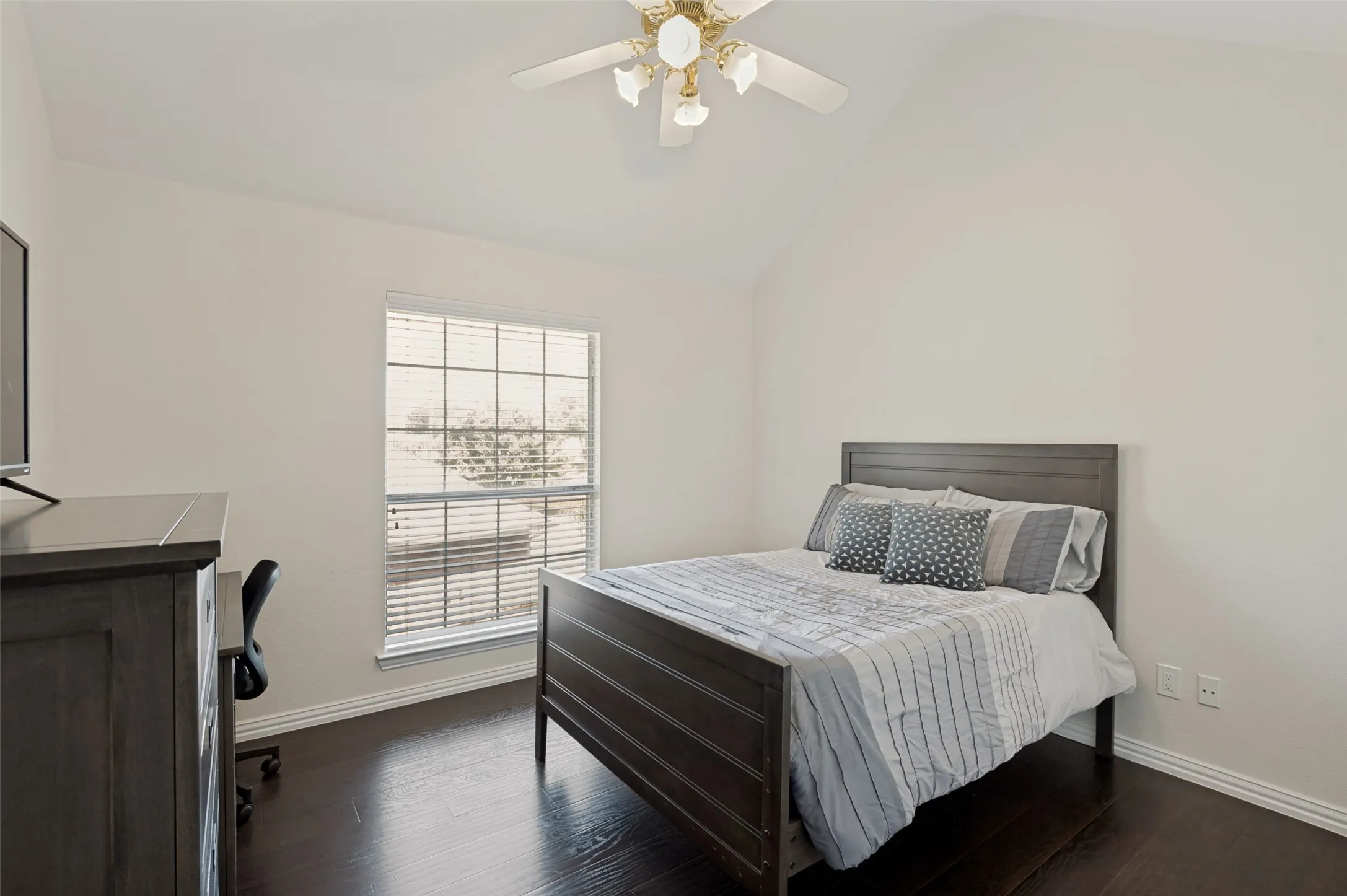 Single Family Residence For Sale in Collin County , 7735 Worthing Street, Dallas, Texas 75252, 4 Bedroom, 4 Bathroom, 2 Garage spaces, 3,221 Sqft, built in 1995, mls#21406890, Real Estate Agent in Dallas, Homes For Sale in Collin county, Homes For Sale in Dallas, Realtor in Dallas Texas, Real Estate Brokerage Independent Realty Texas, Luminita Cordes Realtor