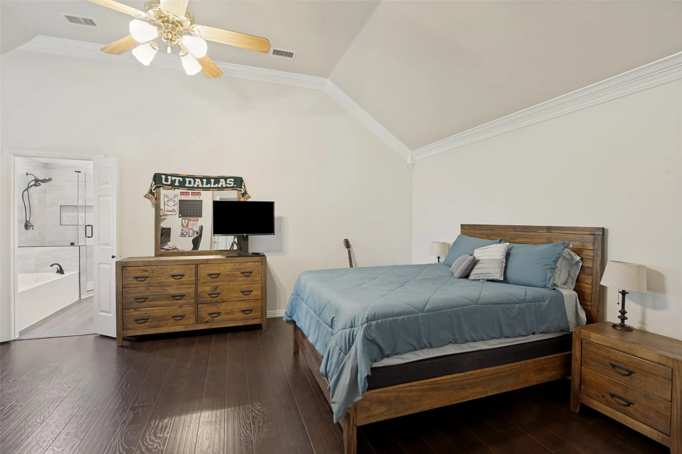 Single Family Residence For Sale in Collin County , 7735 Worthing Street, Dallas, Texas 75252, 4 Bedroom, 4 Bathroom, 2 Garage spaces, 3,221 Sqft, built in 1995, mls#21406890, Real Estate Agent in Dallas, Homes For Sale in Collin county, Homes For Sale in Dallas, Realtor in Dallas Texas, Real Estate Brokerage Independent Realty Texas, Luminita Cordes Realtor